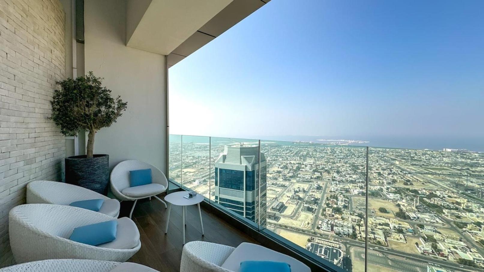 Apartment Stunning 2br With Burj Views Infinity Pool *