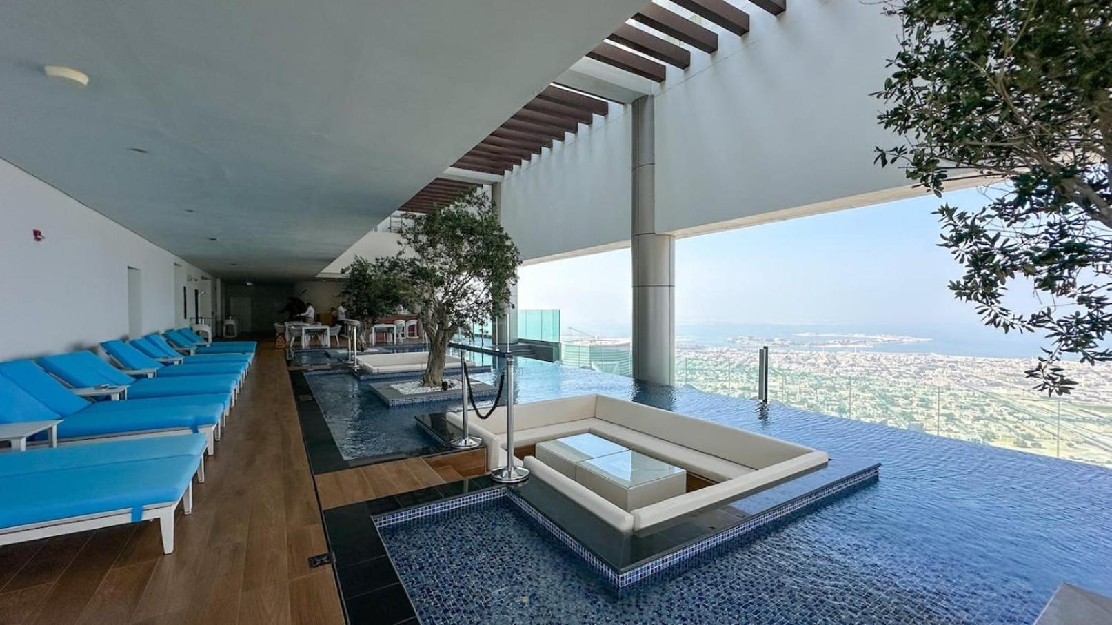 Stunning 2br With Burj Views Infinity Pool * Dubai