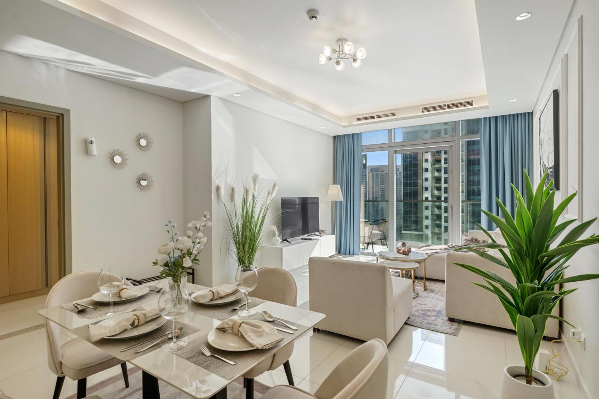 Stunning 2br With Burj Views Infinity Pool Apartment