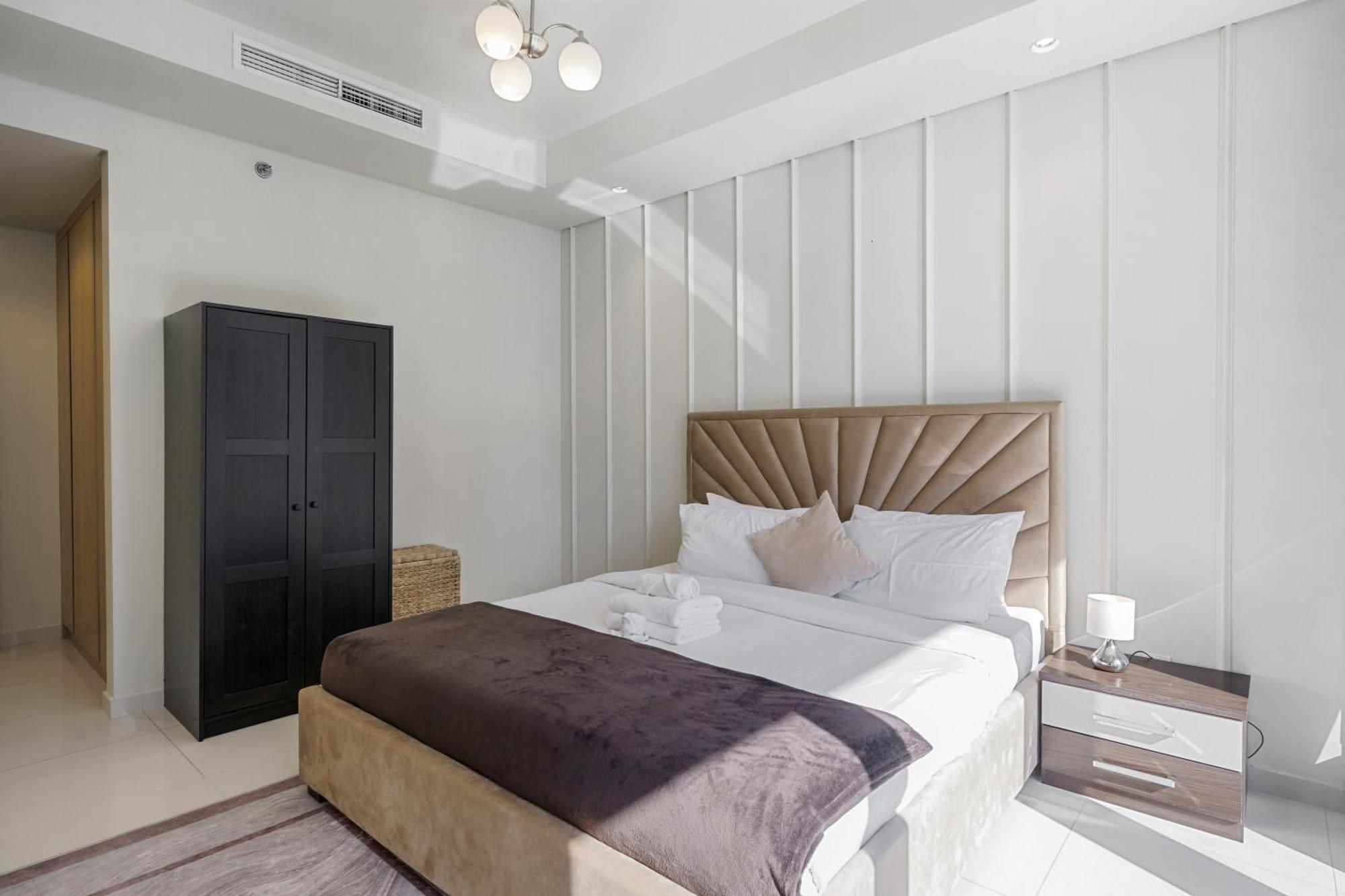 Stunning 2br With Burj Views Infinity Pool * Dubai
