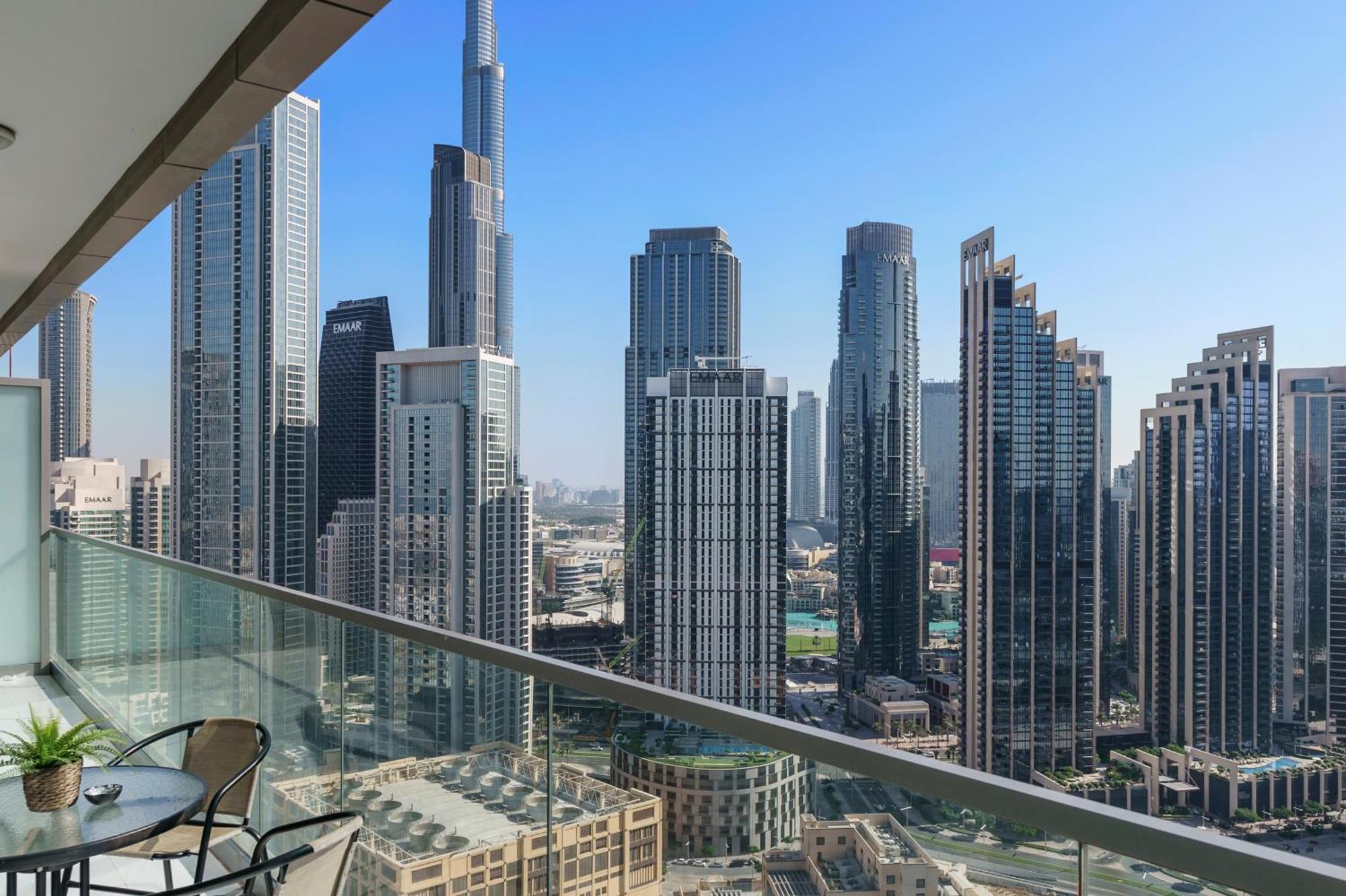 Stunning 2br With Burj Views Infinity Pool Apartment