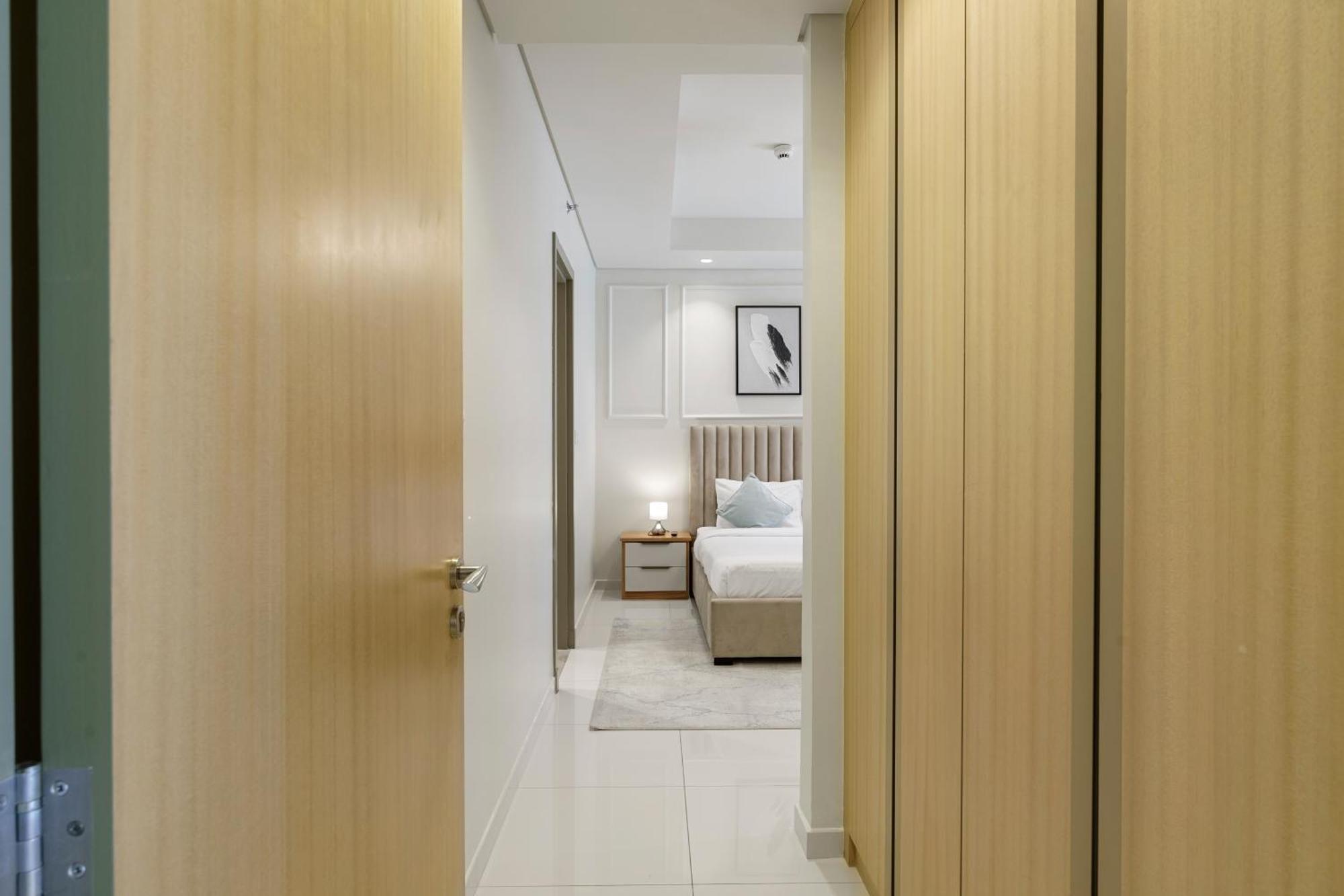 Stunning 2br With Burj Views Infinity Pool * Dubai