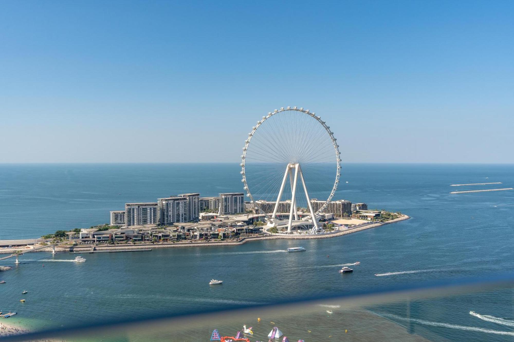 Huge Penthouse With Yacht Included And Private Pool!!!