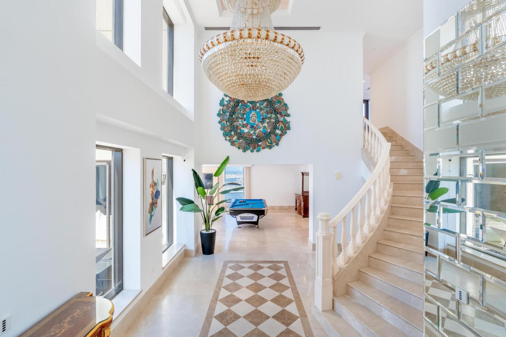 Apartment Huge Penthouse With Yacht Included And Private Pool!!!