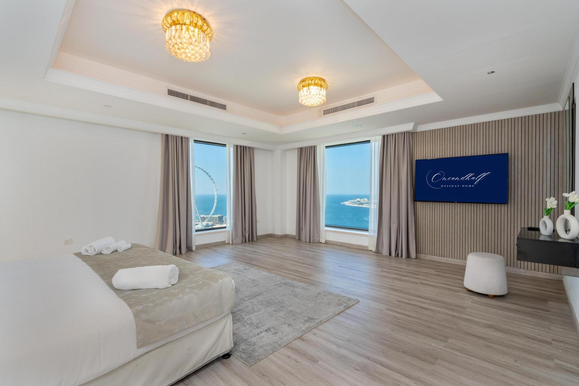 Huge Penthouse With Yacht Included And Private Pool!!! Dubai