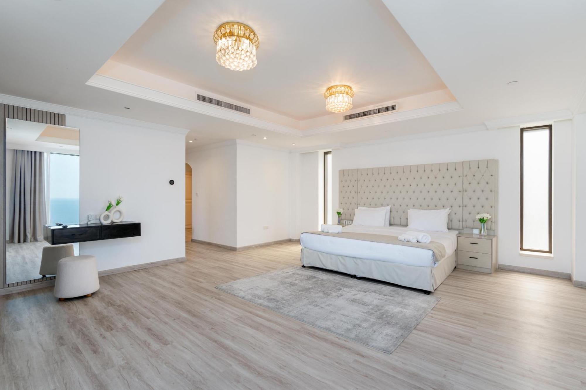Apartment Huge Penthouse With Yacht Included And Private Pool!!! Dubai