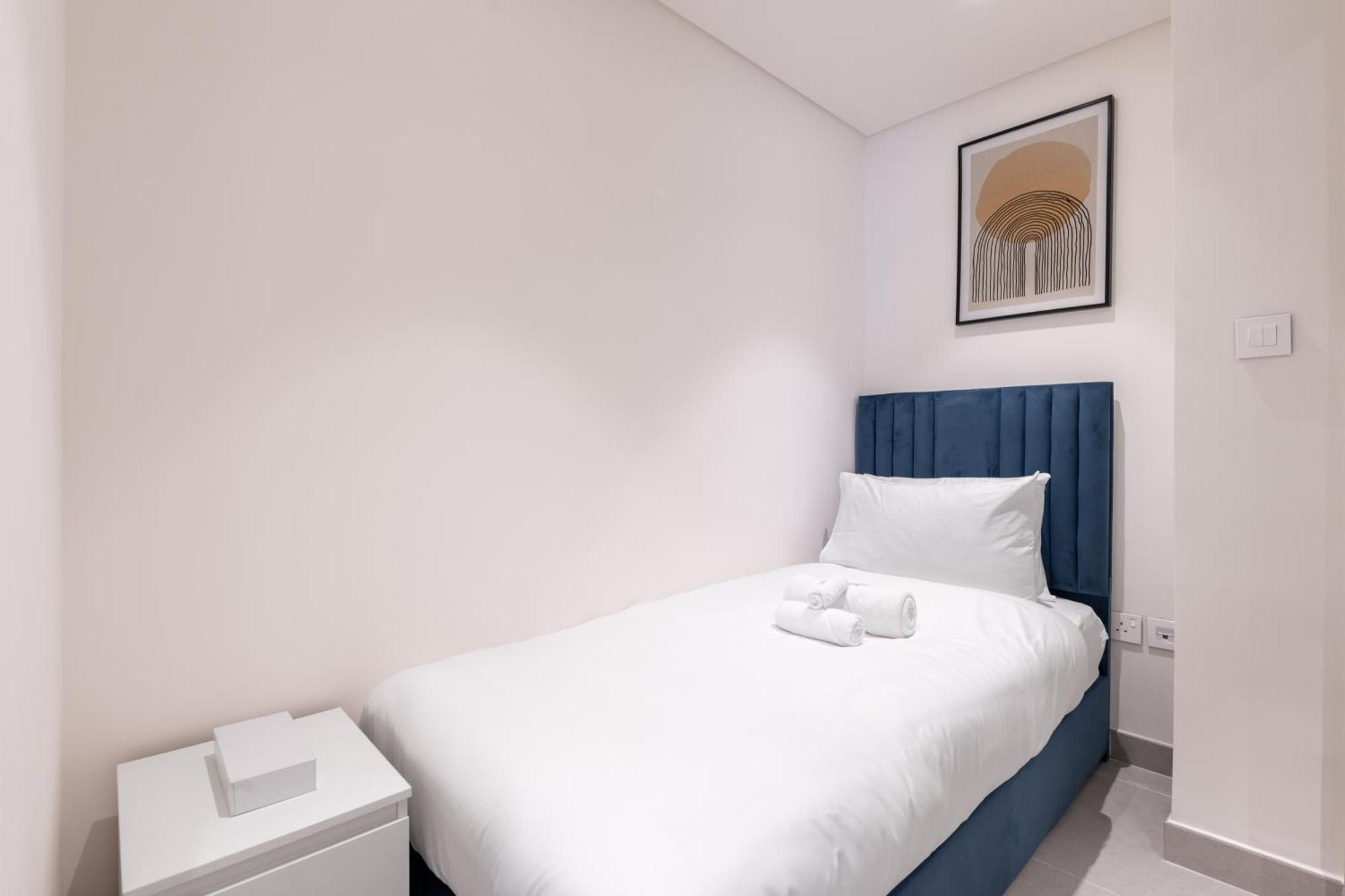 Apartment Luxury 3br And Maid Tower 1 With Fountain View *