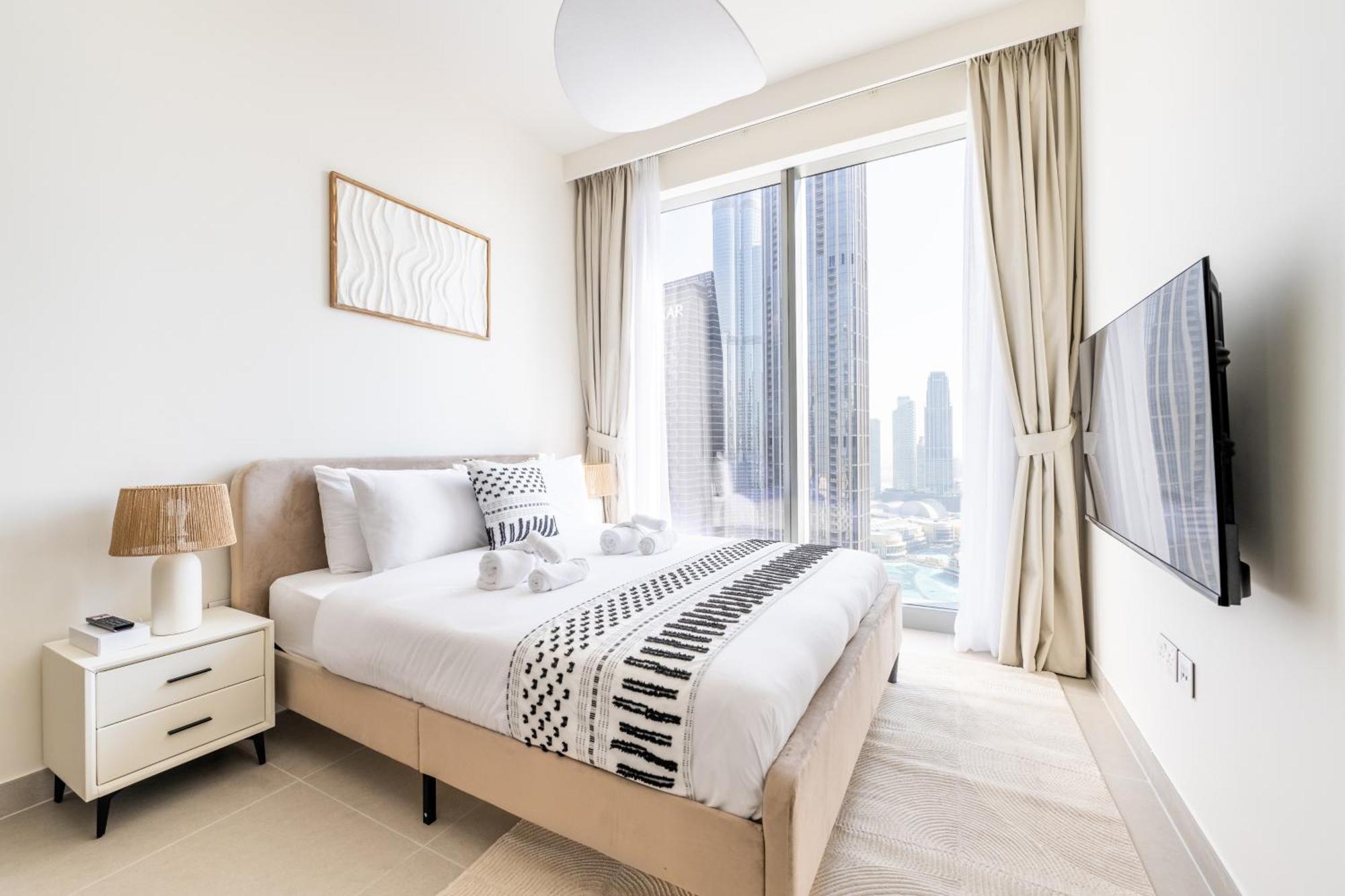Luxury 3br And Maid Tower 1 With Fountain View Apartment Dubai