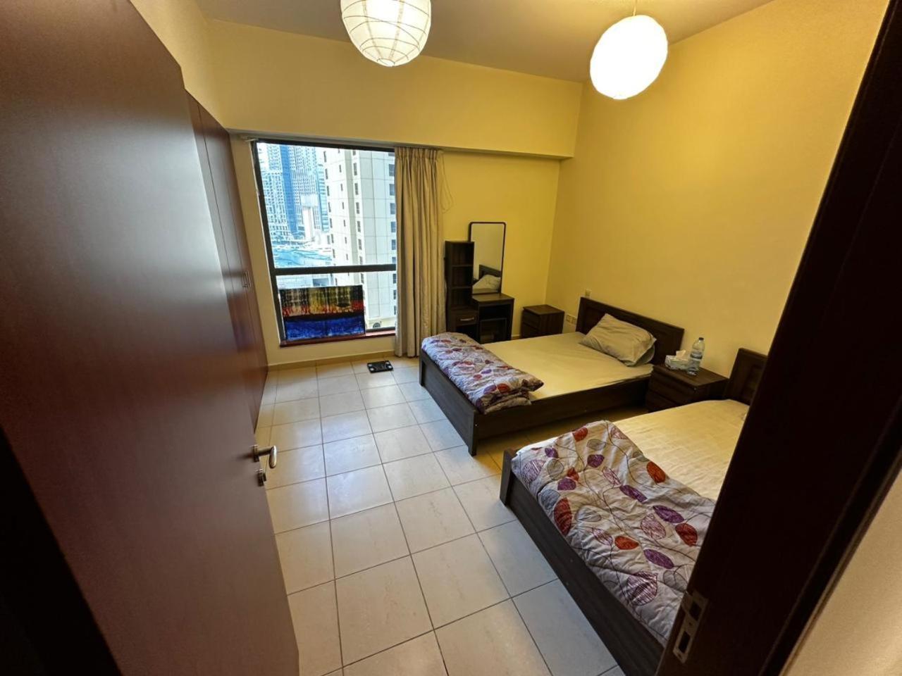 Guest house Spacious Bedroom With Easy Access To The Tram And Beach, Located Near Jbr Walk
