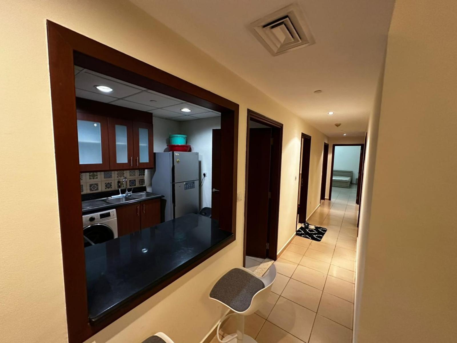 Spacious Bedroom With Easy Access To The Tram And Beach, Located Near Jbr Walk Dubai