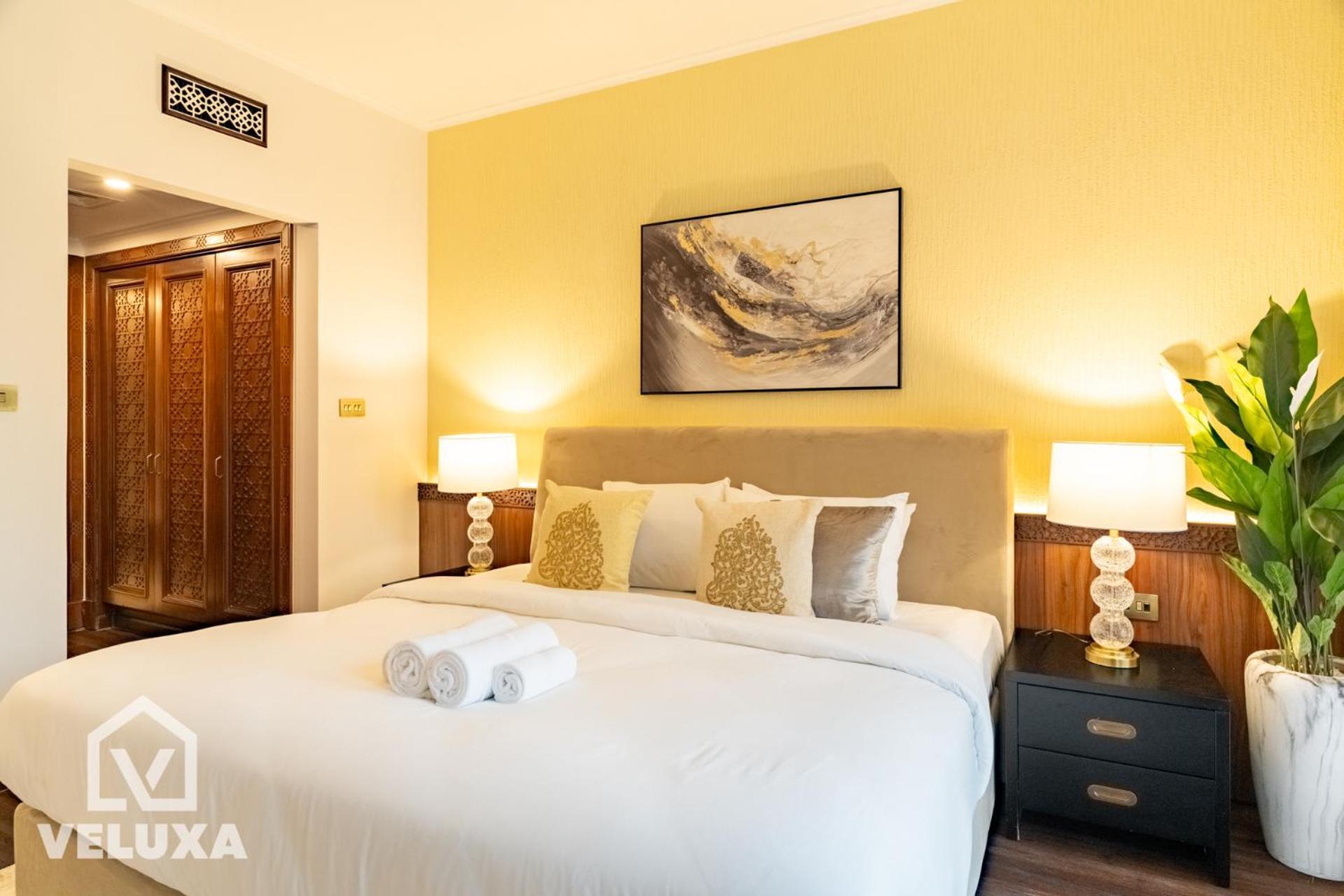 Veluxa -heritage 3 Bed Burj View Apartment