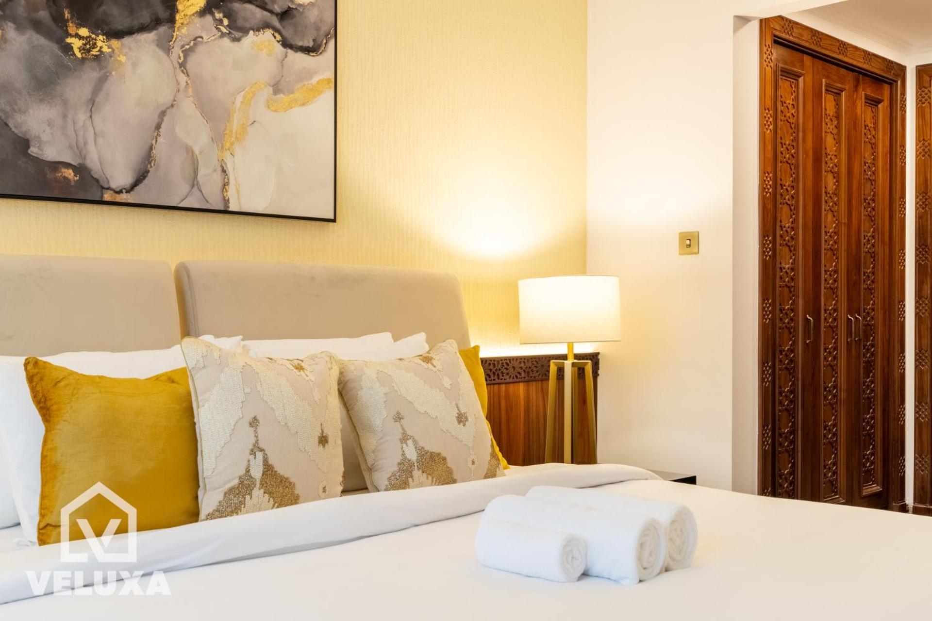 Veluxa -heritage 3 Bed Burj View Apartment *