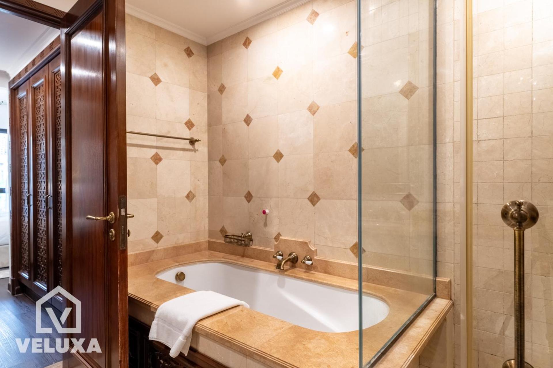 Veluxa -heritage 3 Bed Burj View Apartment