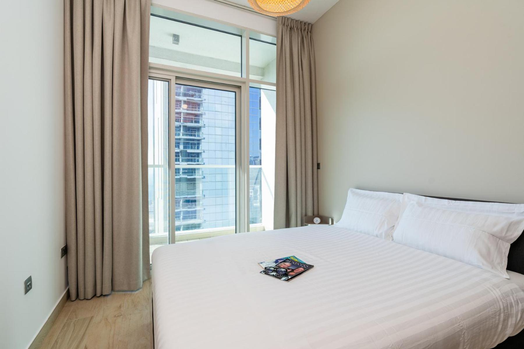 Peaceful Great Location Seaview Apartment Dubai