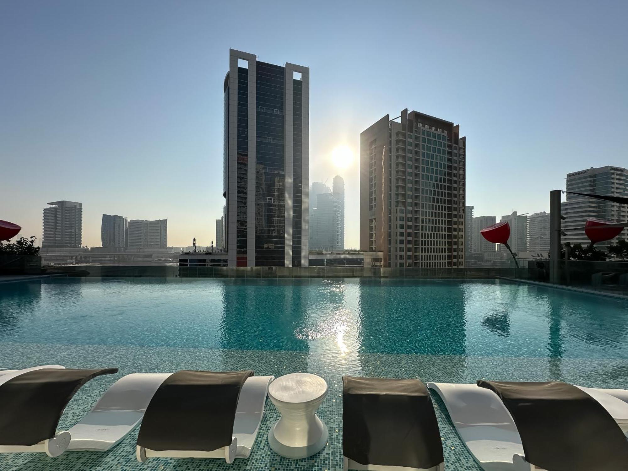 Sky High Comfort 1br Study With And Canal Views Apartment *