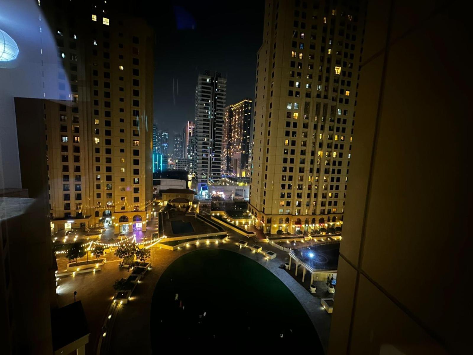 Spacious Bedroom With Easy Access To The Tram And Beach, Located Near Jbr Walk Guest house
