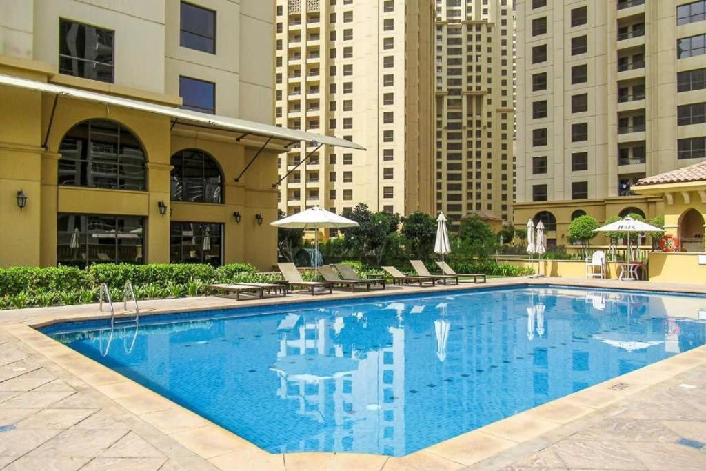 Spacious Bedroom With Easy Access To The Tram And Beach, Located Near Jbr Walk Guest house Dubai