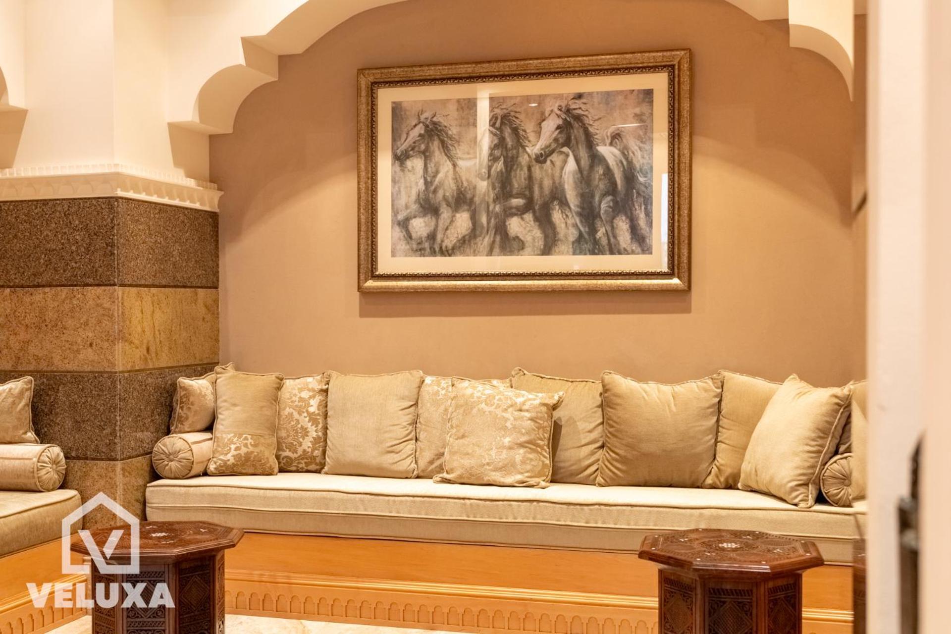 Veluxa -heritage 3 Bed Burj View Apartment