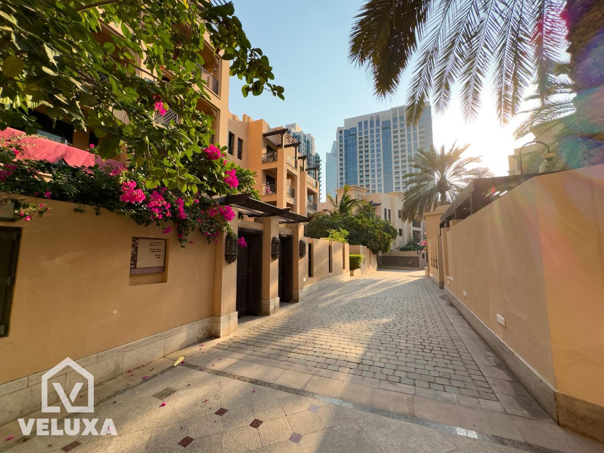 Veluxa -heritage 3 Bed Burj View *