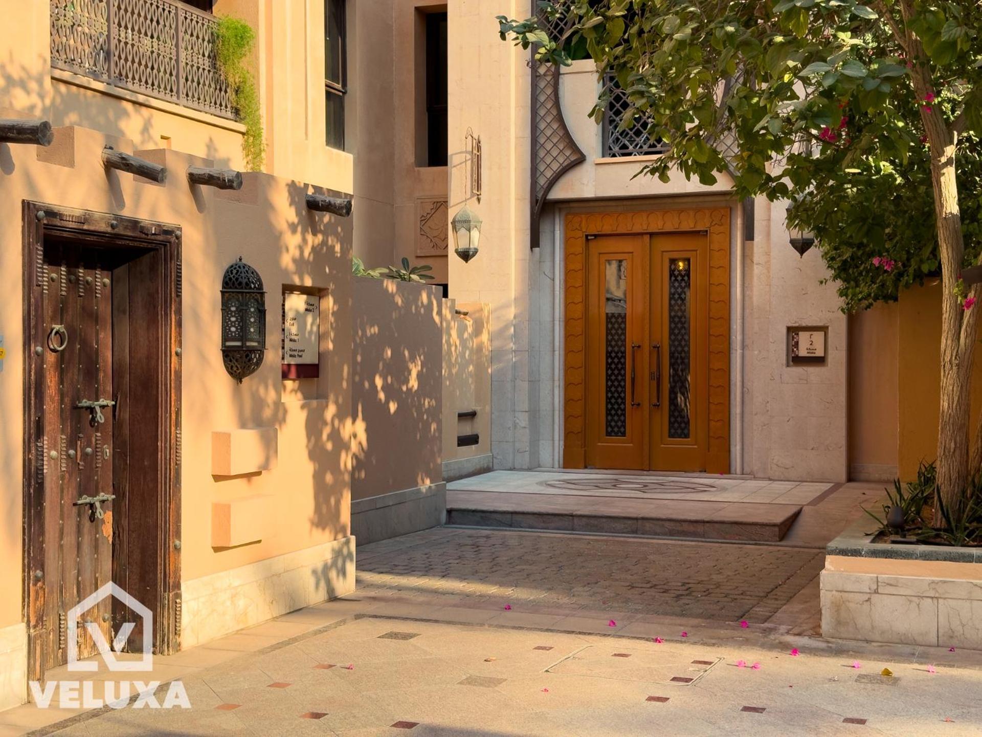 Veluxa -heritage 3 Bed Burj View * Dubai