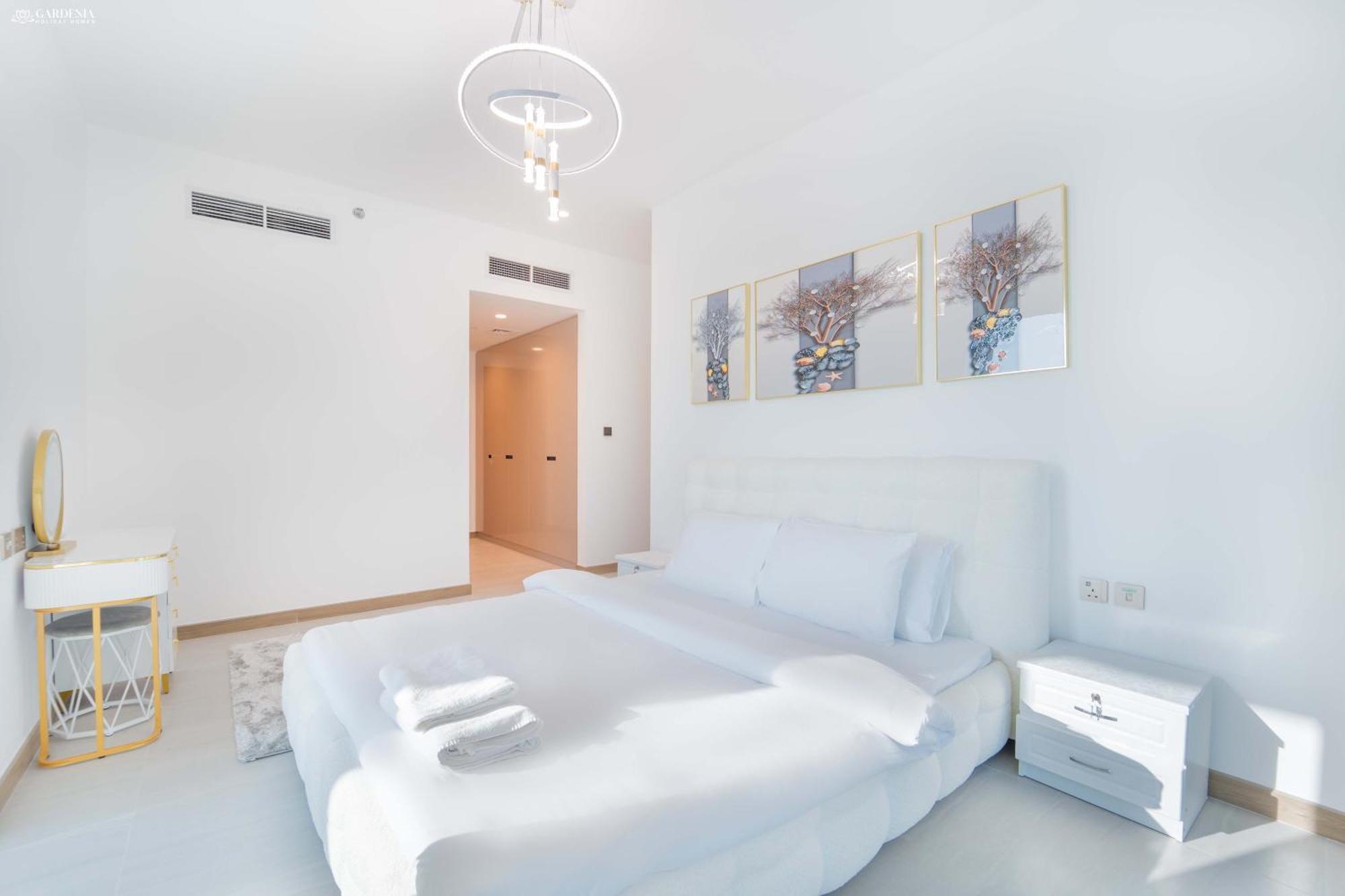 Fabulous Missoni Designer Building, 3 Bedroom Maid Apartment *