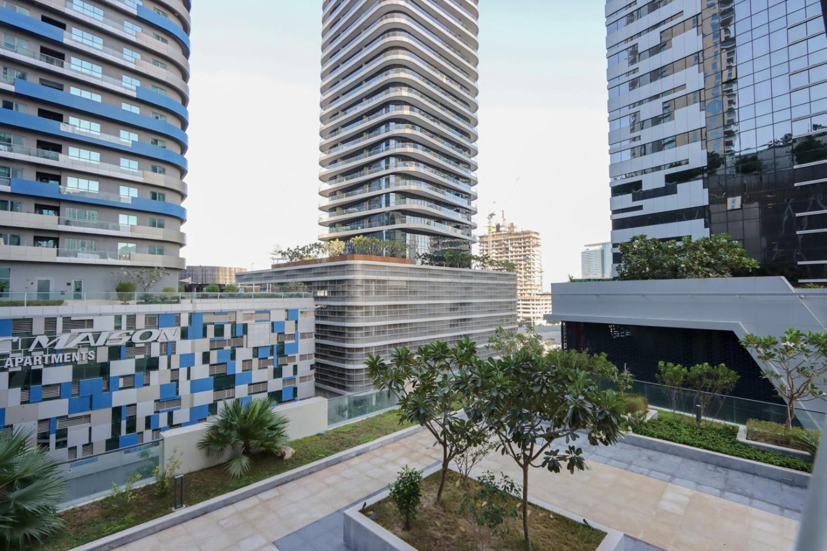 Livbnb - 2b Maid's In Dunya, 5min Walk To Mall Apartment Dubai