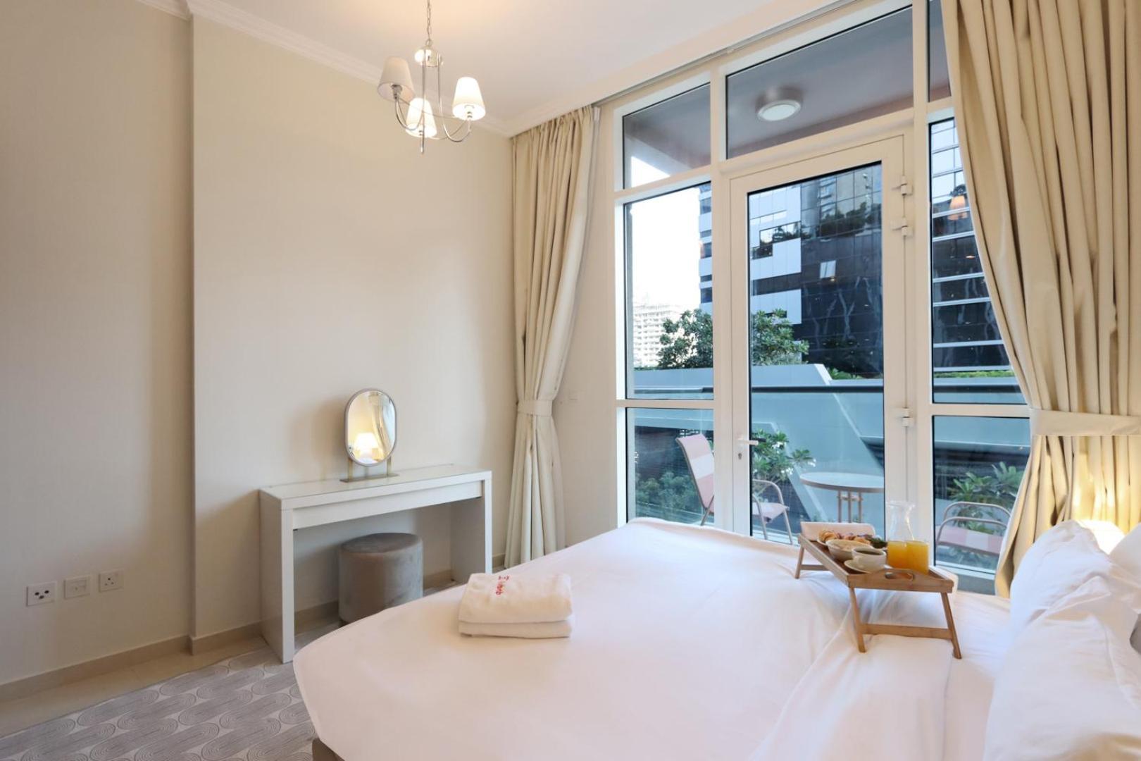 Livbnb - 2b Maid's In Dunya, 5min Walk To Mall Dubai