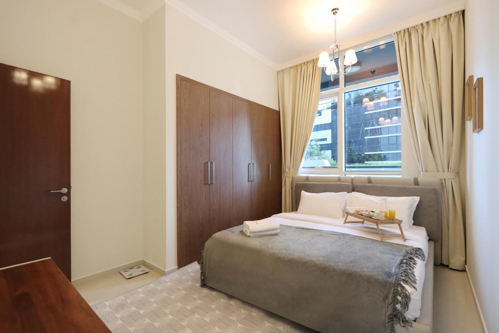Livbnb - 2b Maid's In Dunya, 5min Walk To Mall Apartment