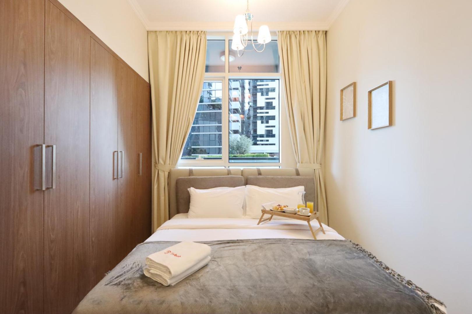 Livbnb - 2b Maid's In Dunya, 5min Walk To Mall Apartment