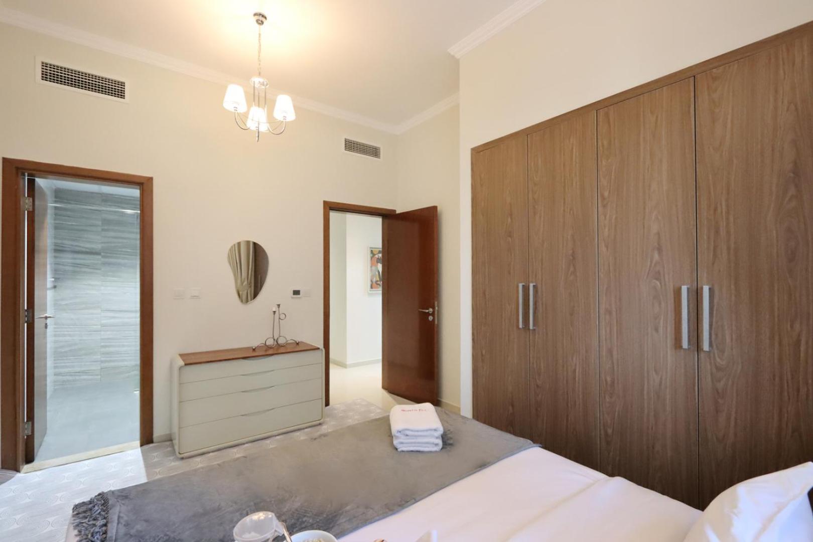 Livbnb - 2b Maid's In Dunya, 5min Walk To Mall * Dubai