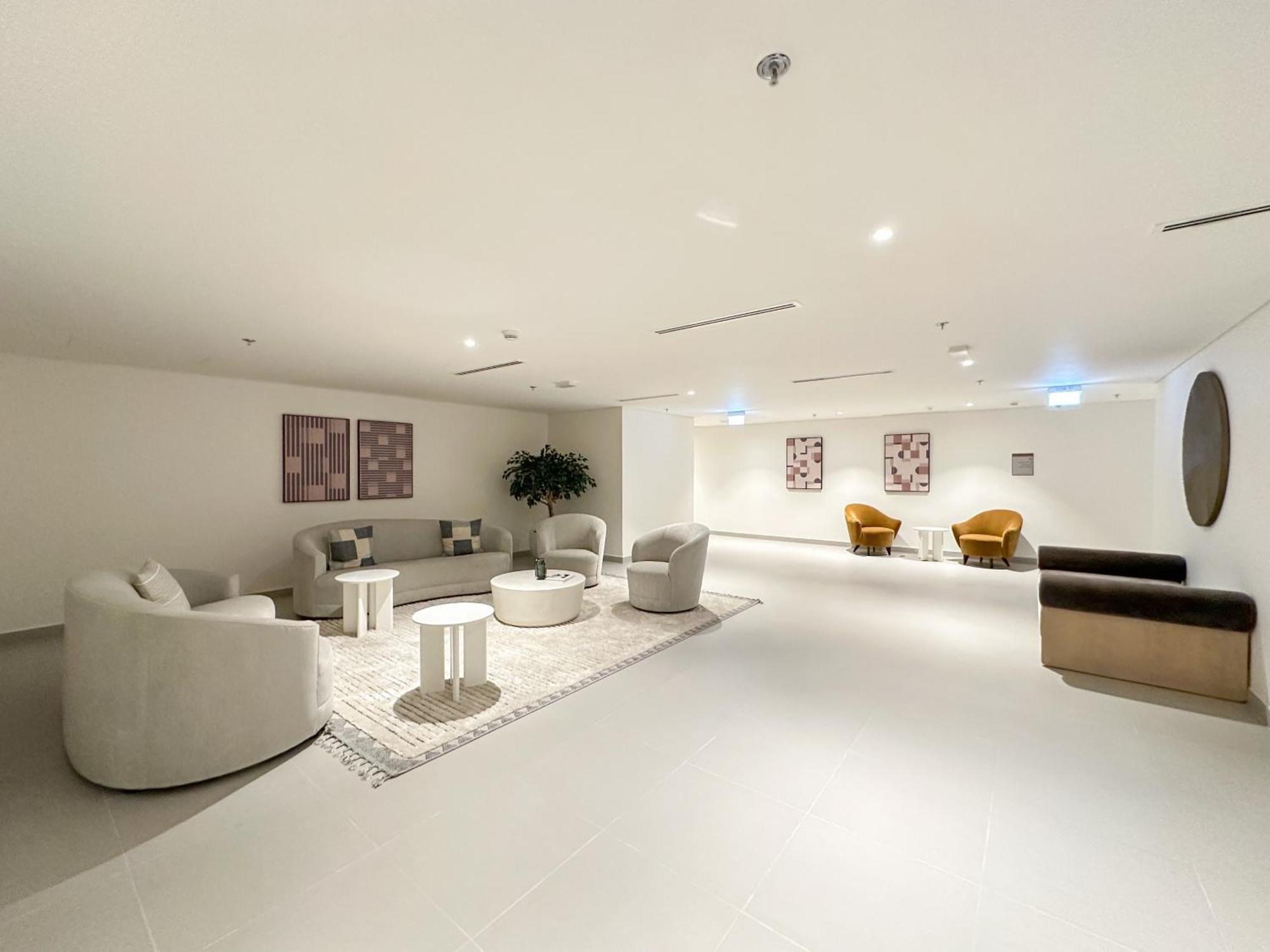 Luxury 3br And Maid Tower 1 With Fountain View