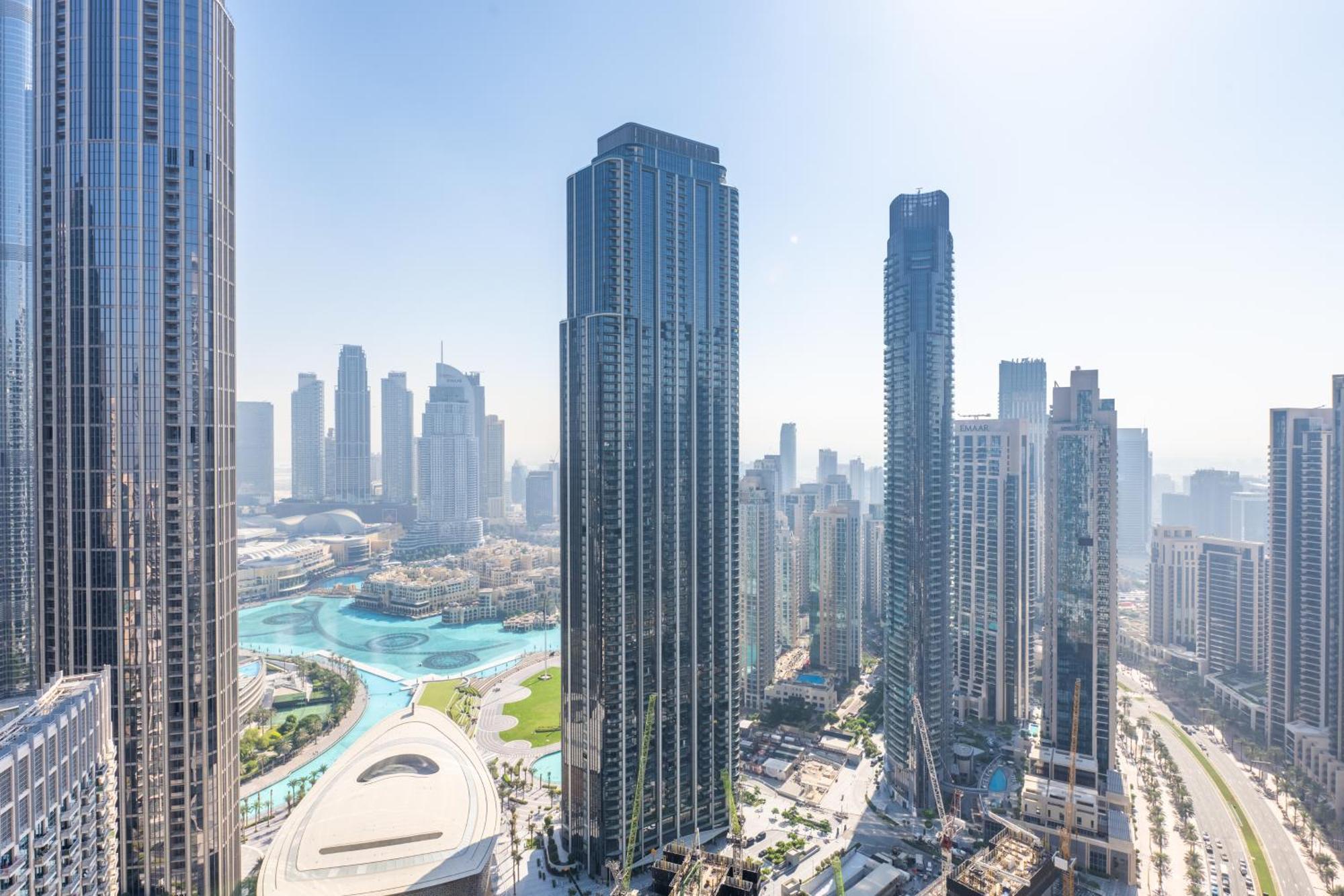Apartment Luxury 3br And Maid Tower 1 With Fountain View Dubai
