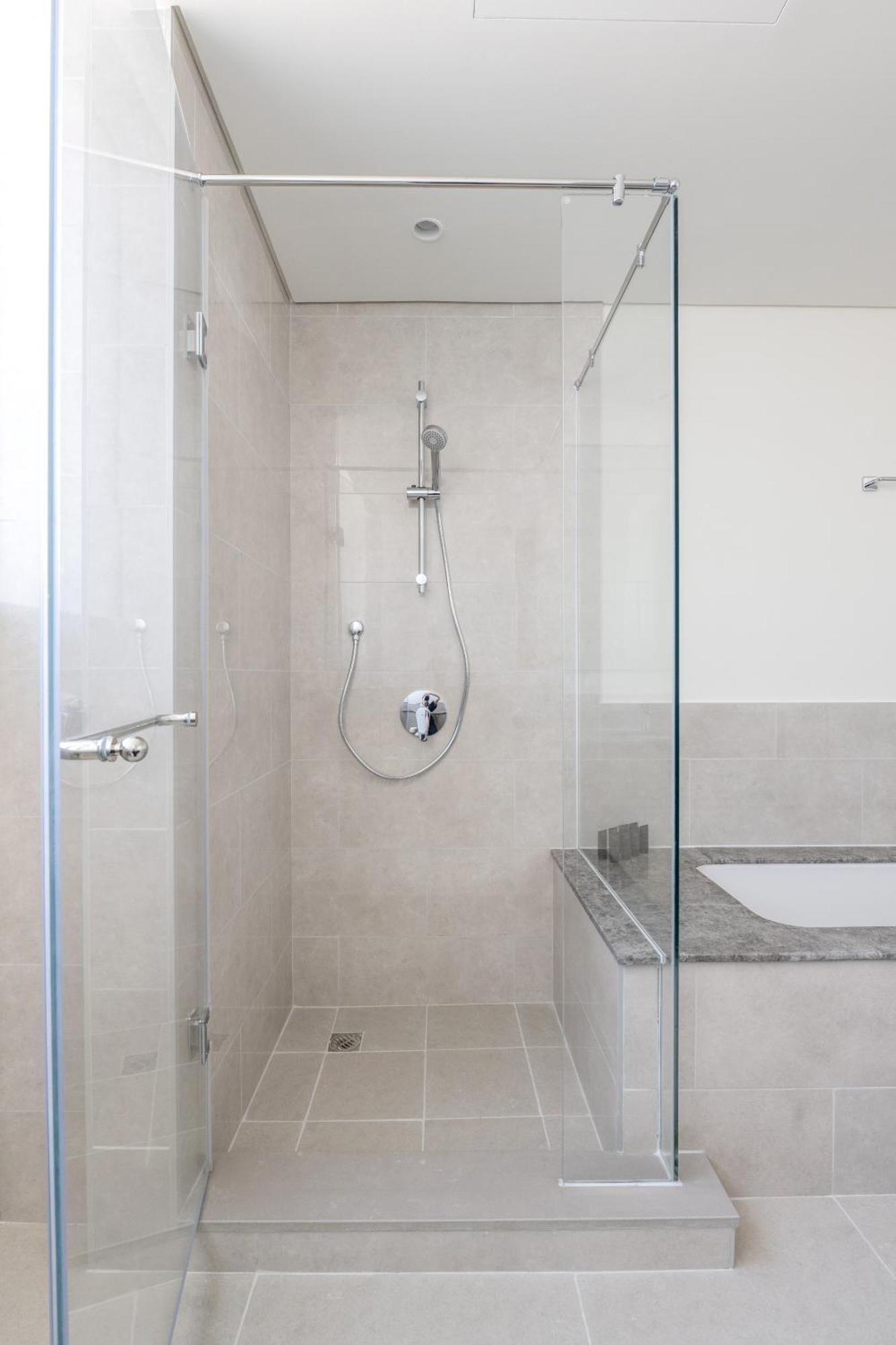 Apartment Luxury 3br And Maid Tower 1 With Fountain View Dubai