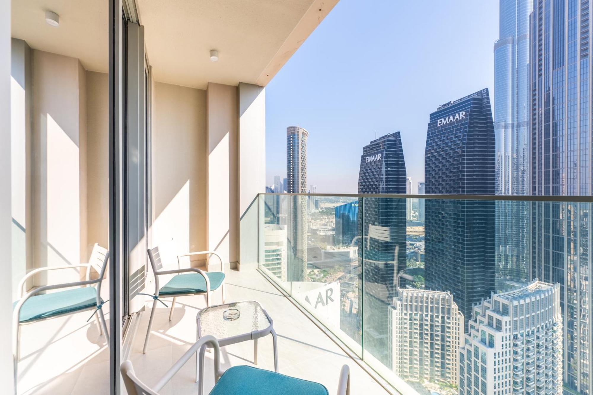 Luxury 3br And Maid Tower 1 With Fountain View Apartment