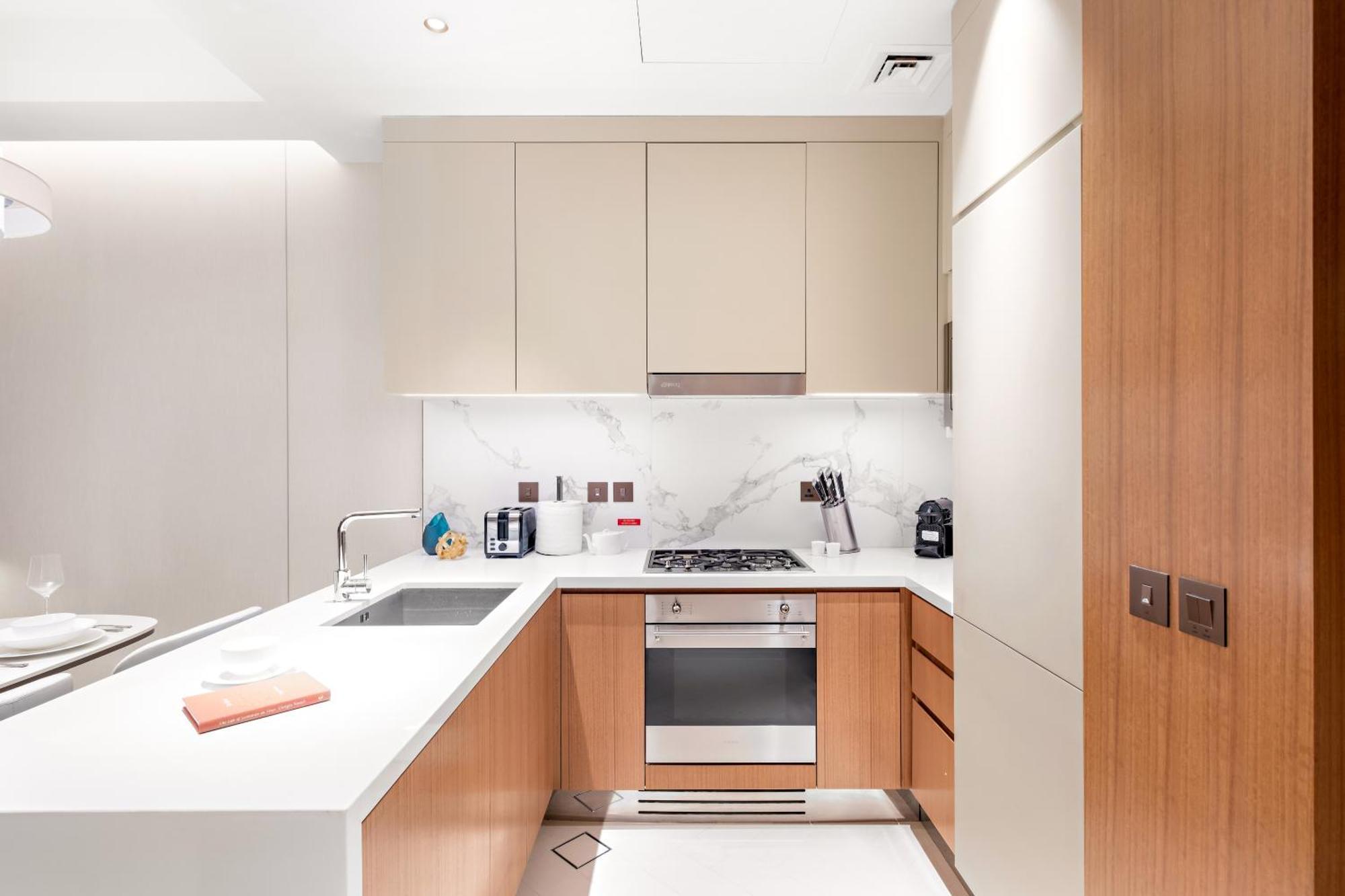 Apartment Lavish 1br Address Opera And Walk To Mall & Burj Dubai