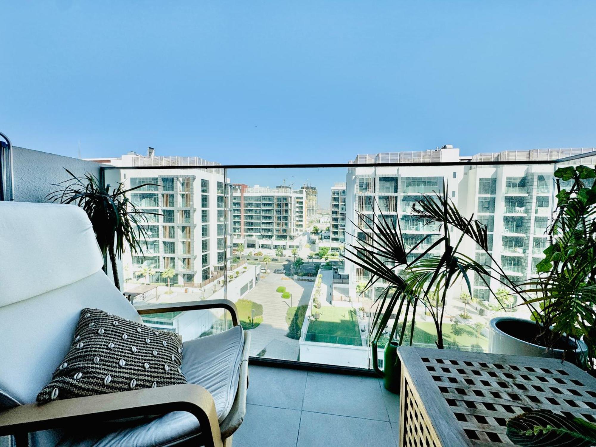 Chic 1-br In Azizi Riviera-your Perfect ! *