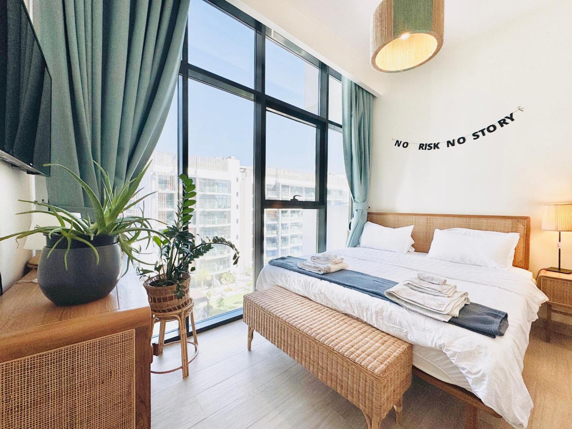 Chic 1-br In Azizi Riviera-your Perfect ! Dubai