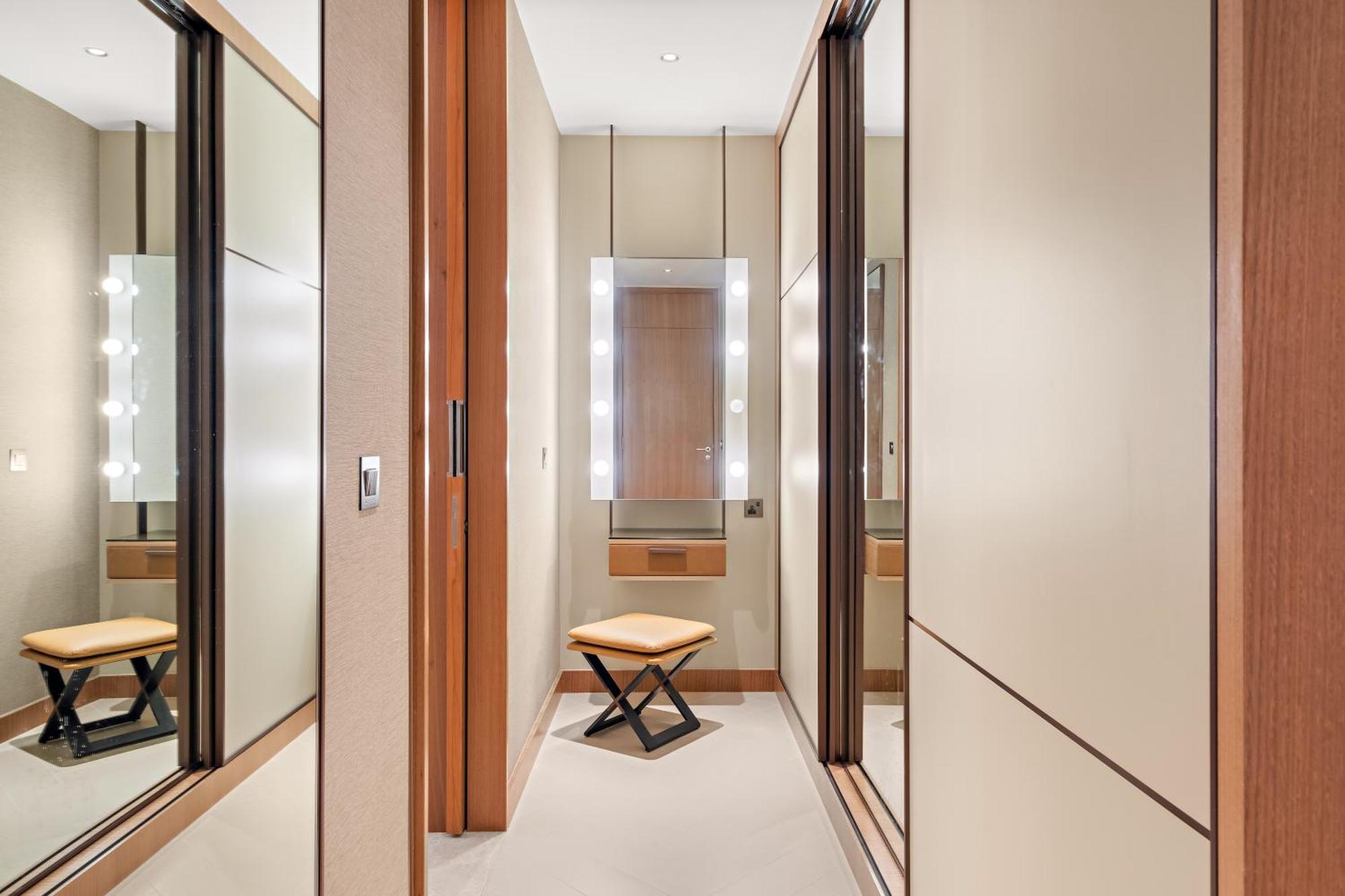 Apartment Elegant 2br Address Opera And Walk To Mall & Burj Dubai