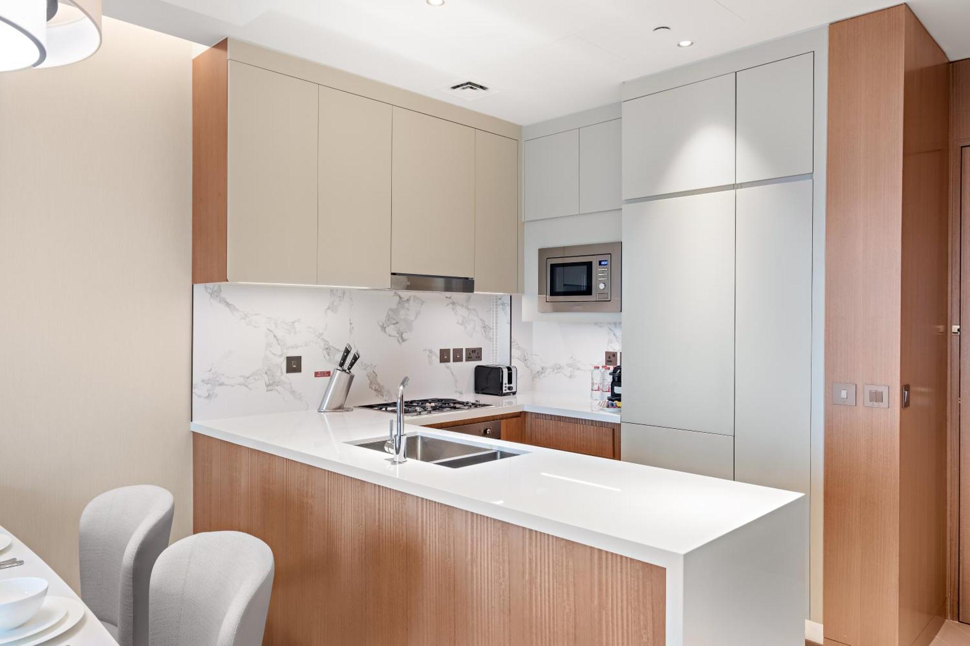 Apartment Elegant 2br Address Opera And Walk To Mall & Burj Dubai