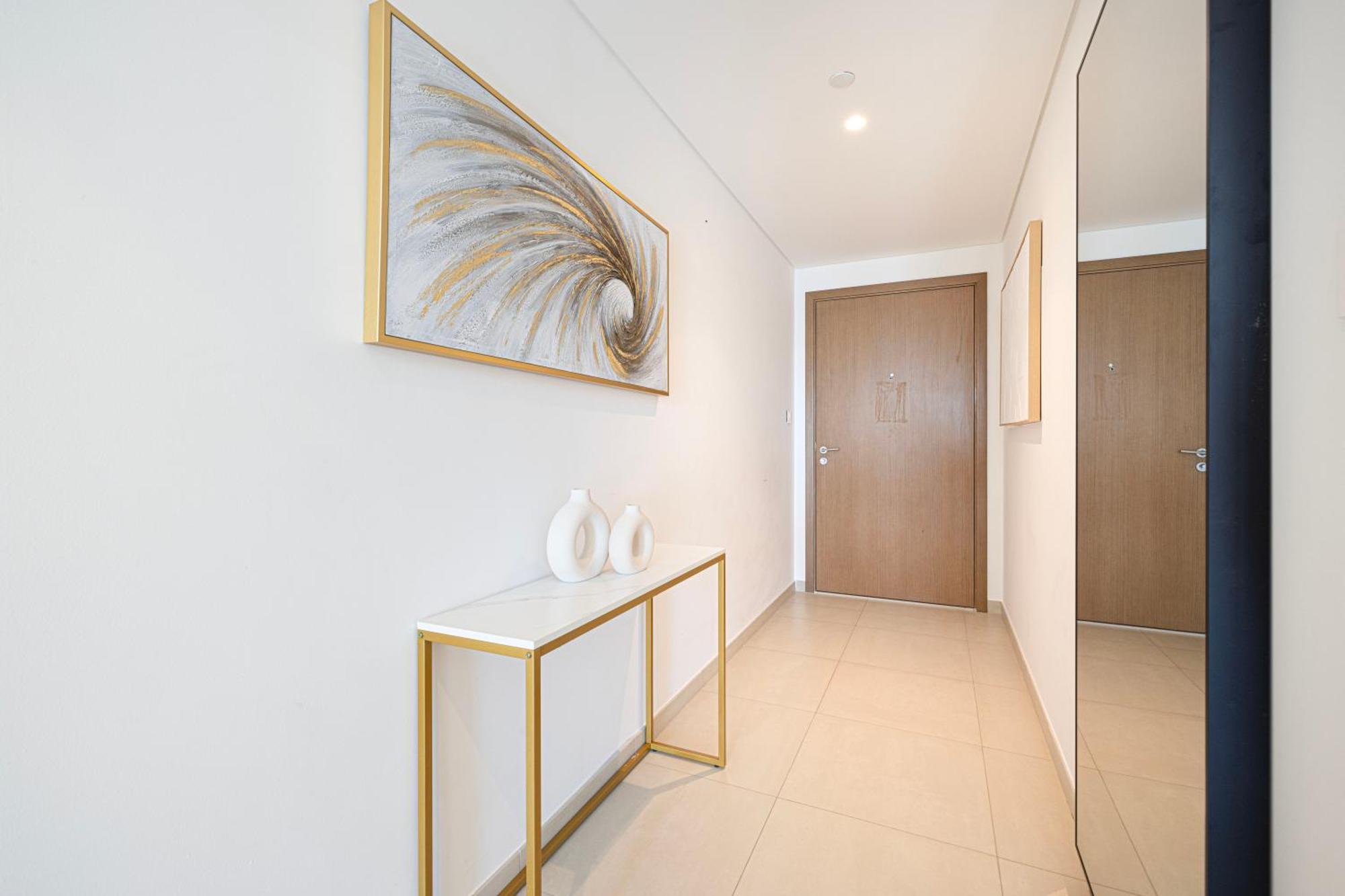 Apartment Mall Connected! Amazing Burj Khalifa View! Excellent Pool & Gym Access! Dubai