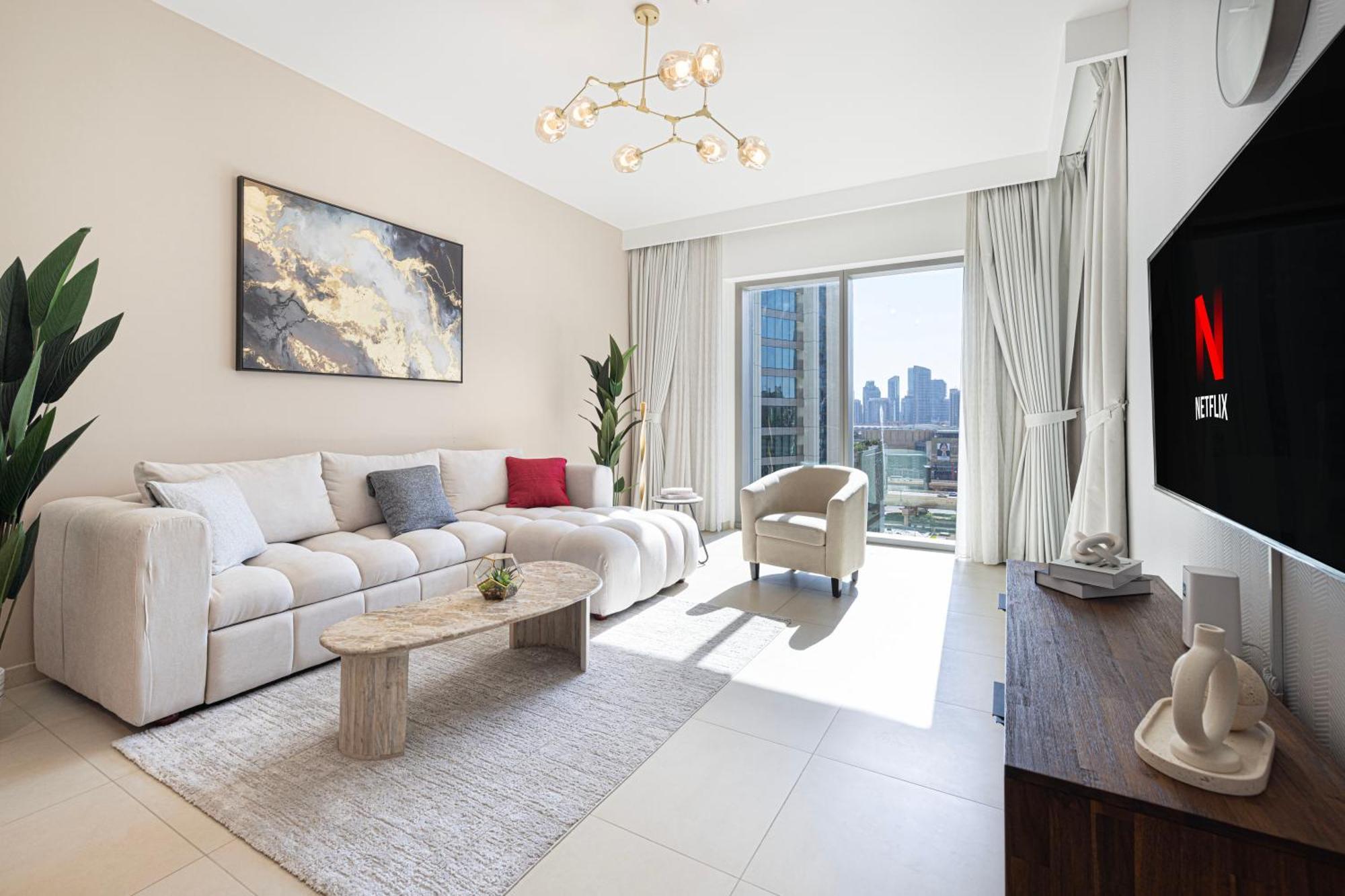 Apartment Mall Connected! Amazing Burj Khalifa View! Excellent Pool & Gym Access! *