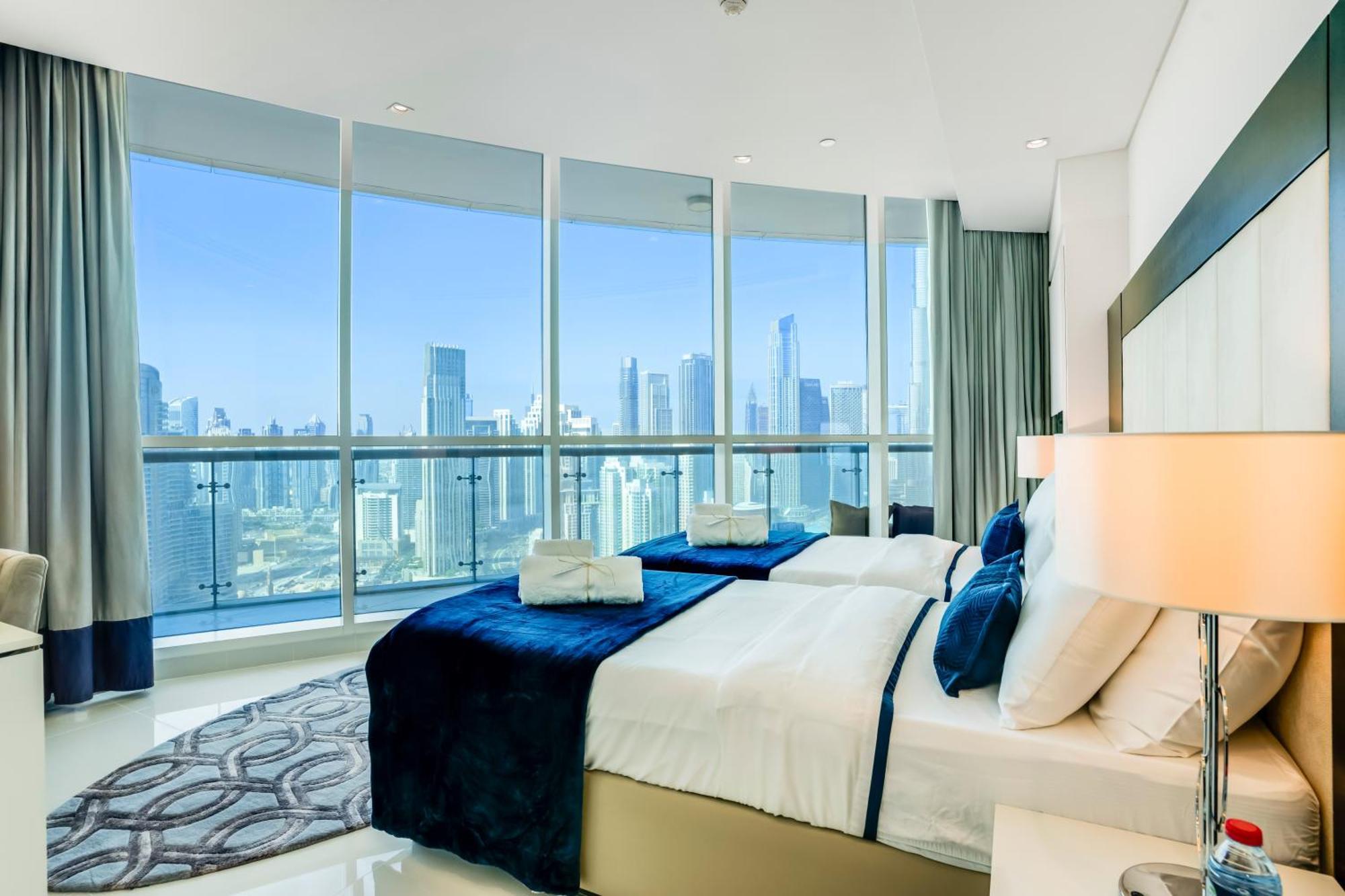 2 Bedrooms With Iconic Burj Khalifa Views * Dubai
