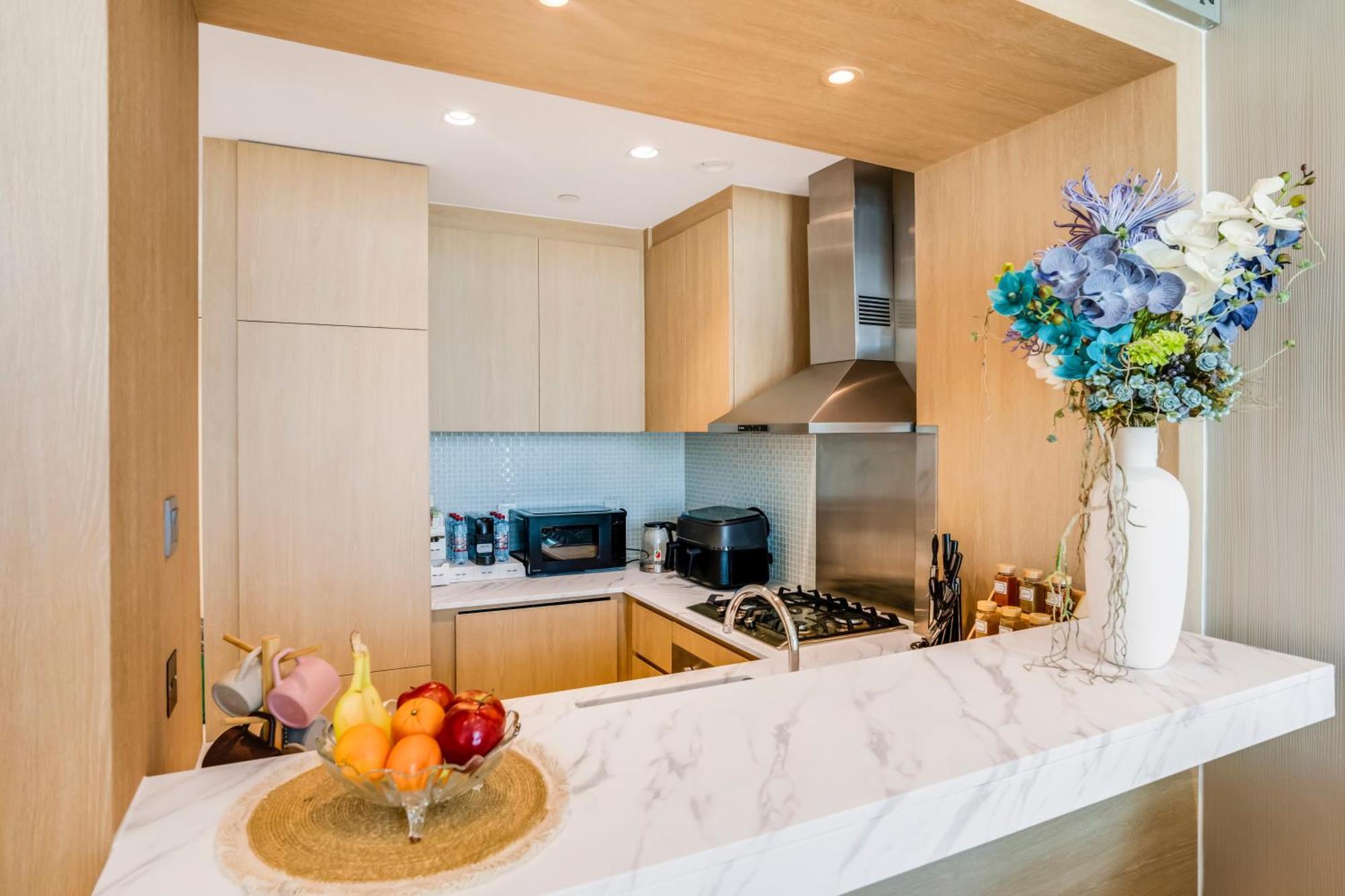 2 Bedrooms With Iconic Burj Khalifa Views * Dubai