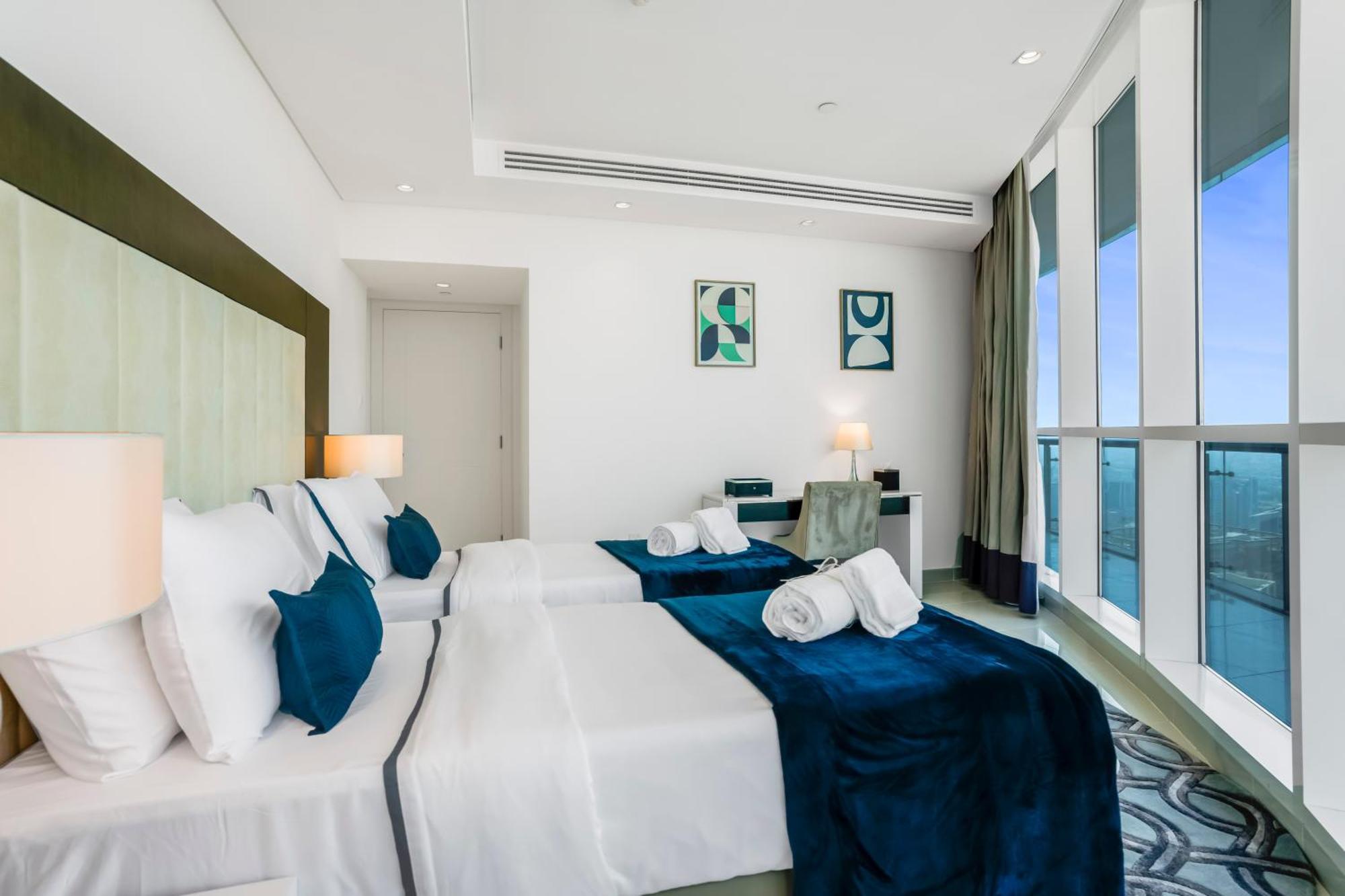 2 Bedrooms With Iconic Burj Khalifa Views Apartment