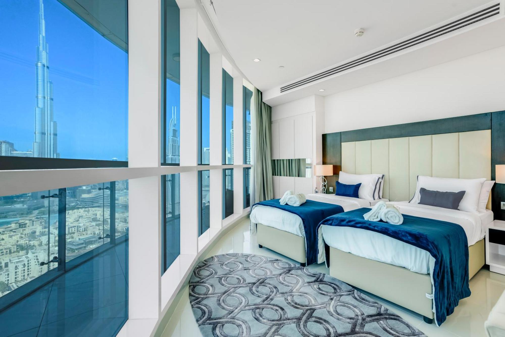 2 Bedrooms With Iconic Burj Khalifa Views * Dubai