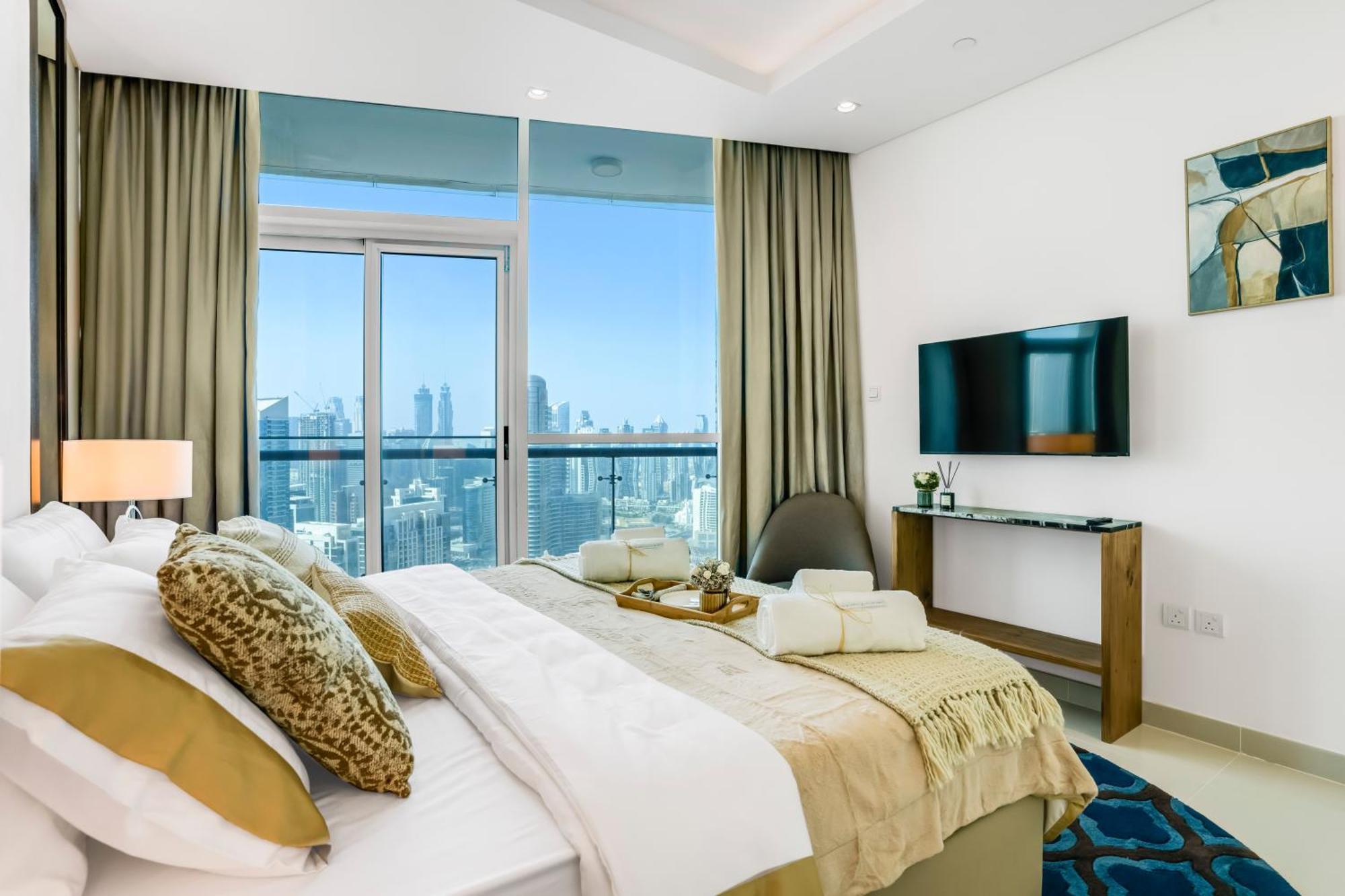 2 Bedrooms With Iconic Burj Khalifa Views Apartment