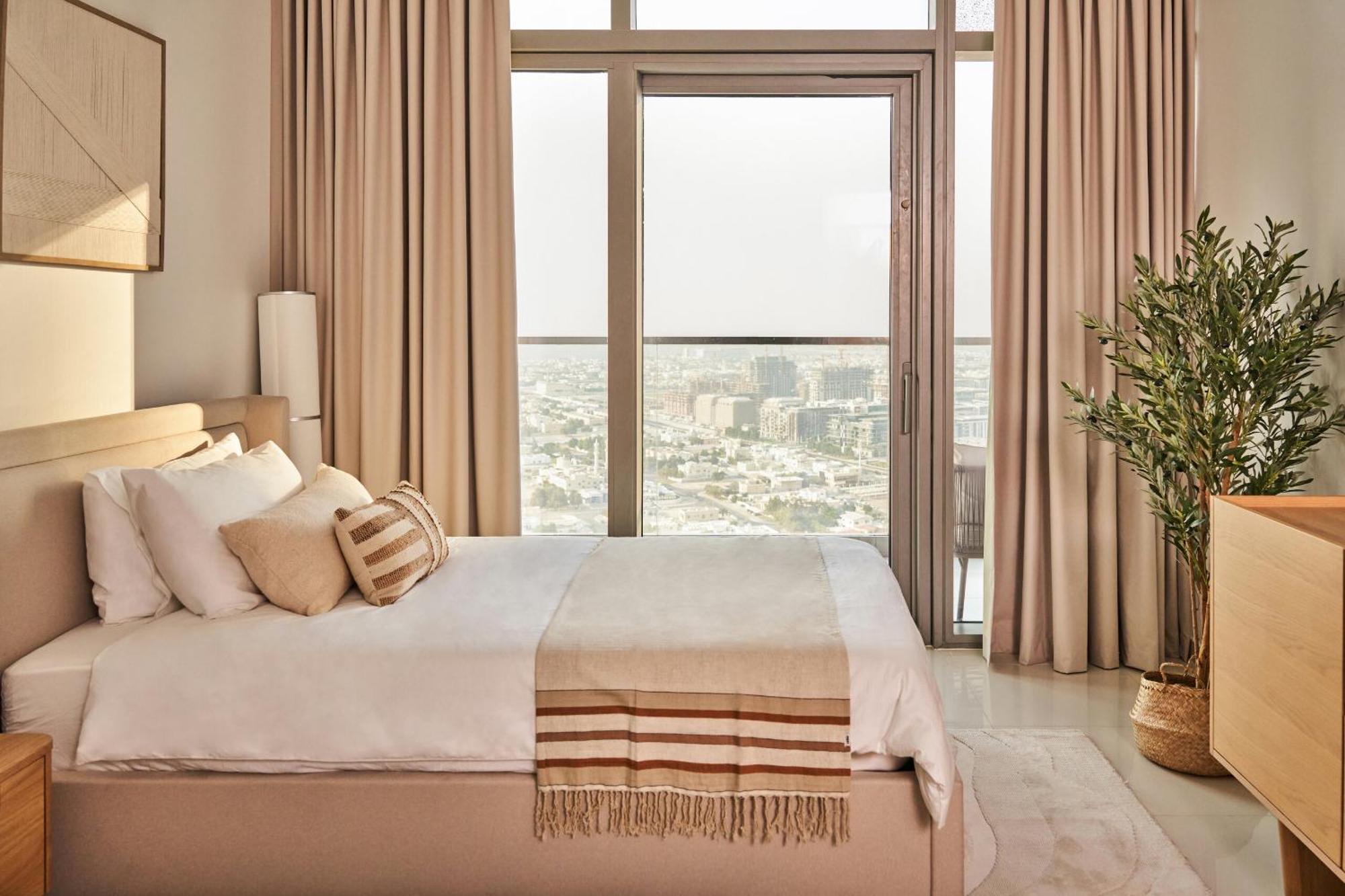 2bd Paramount Midtown - 6 Guests - Burj Views 64th Floor Infinity Pool, King Bed