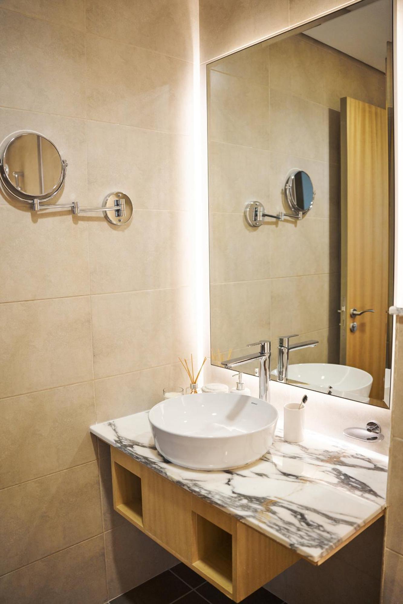 2bd Paramount Midtown - 6 Guests - Burj Views 64th Floor Infinity Pool, King Bed *