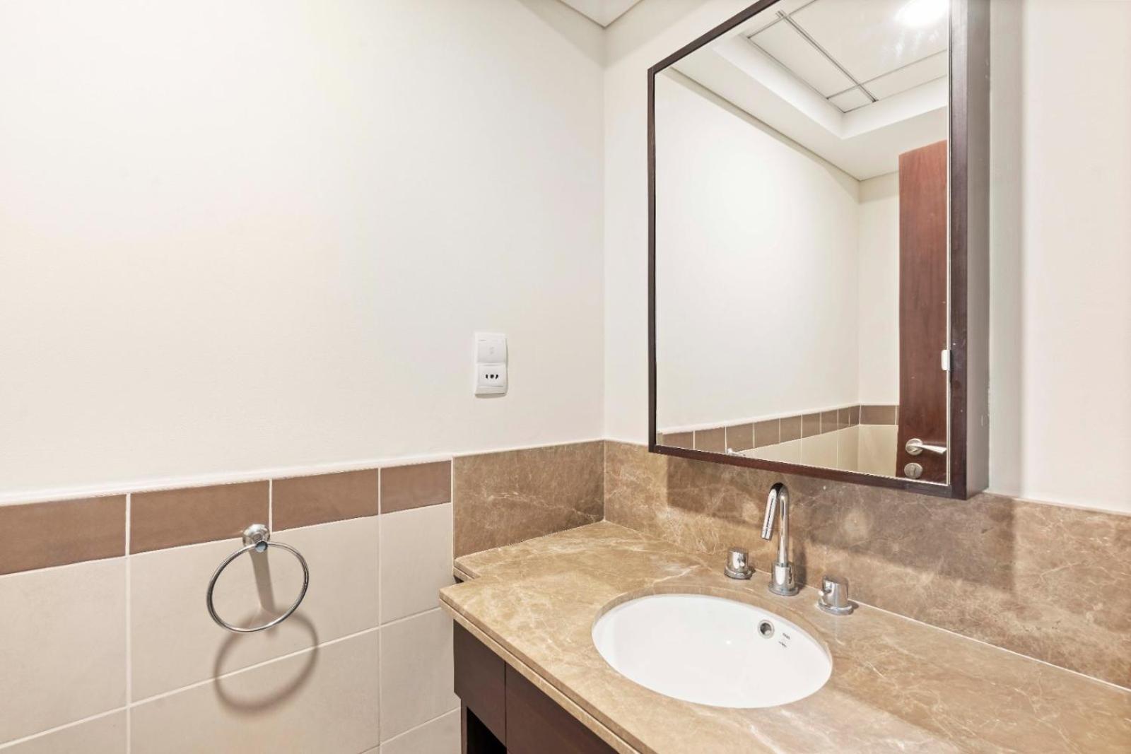 Vacay Lettings 1 Bed Close To Down Town Fountain View *