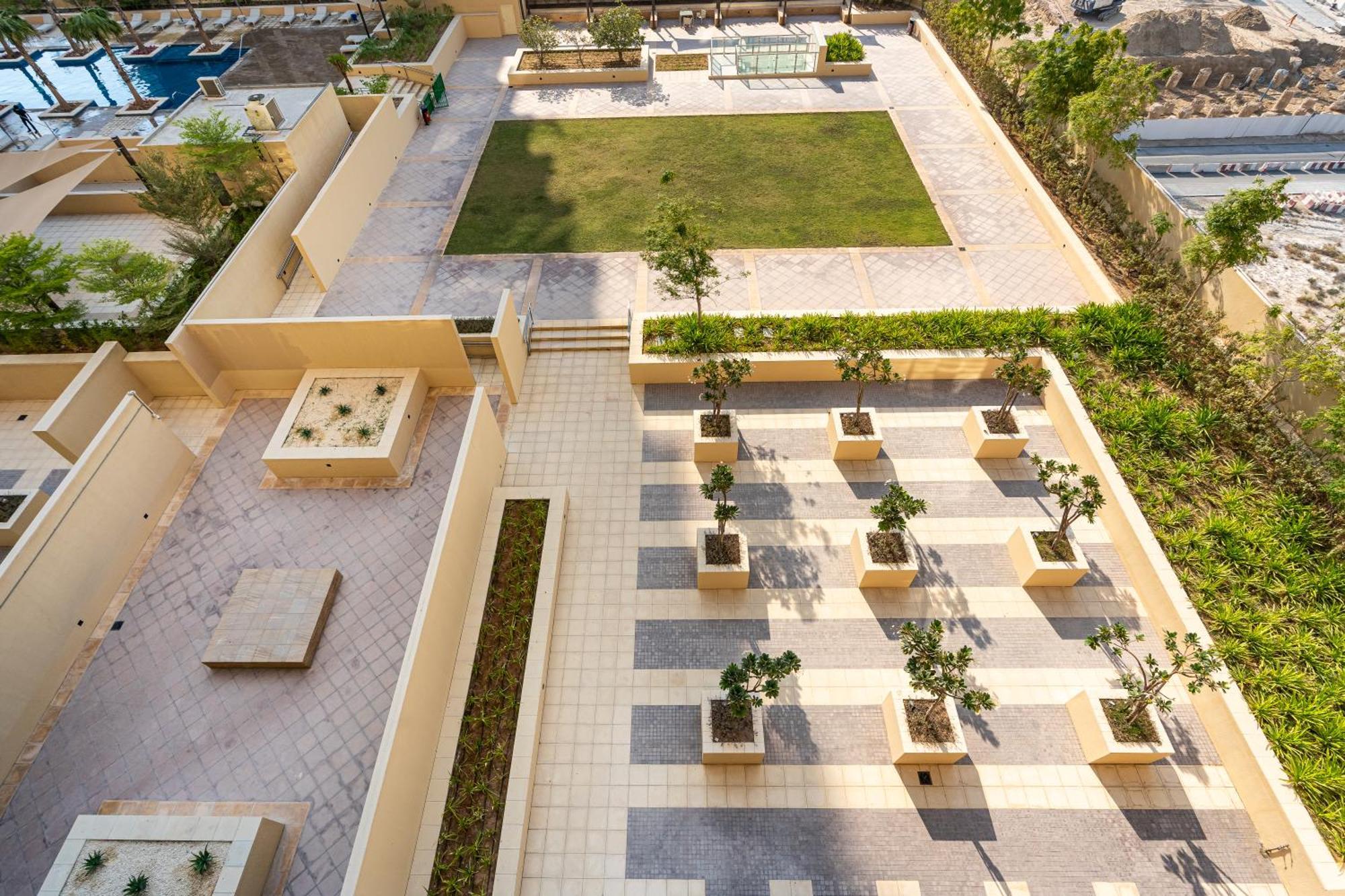 Urban Sanctuary With Pool, Gym And Playground *
